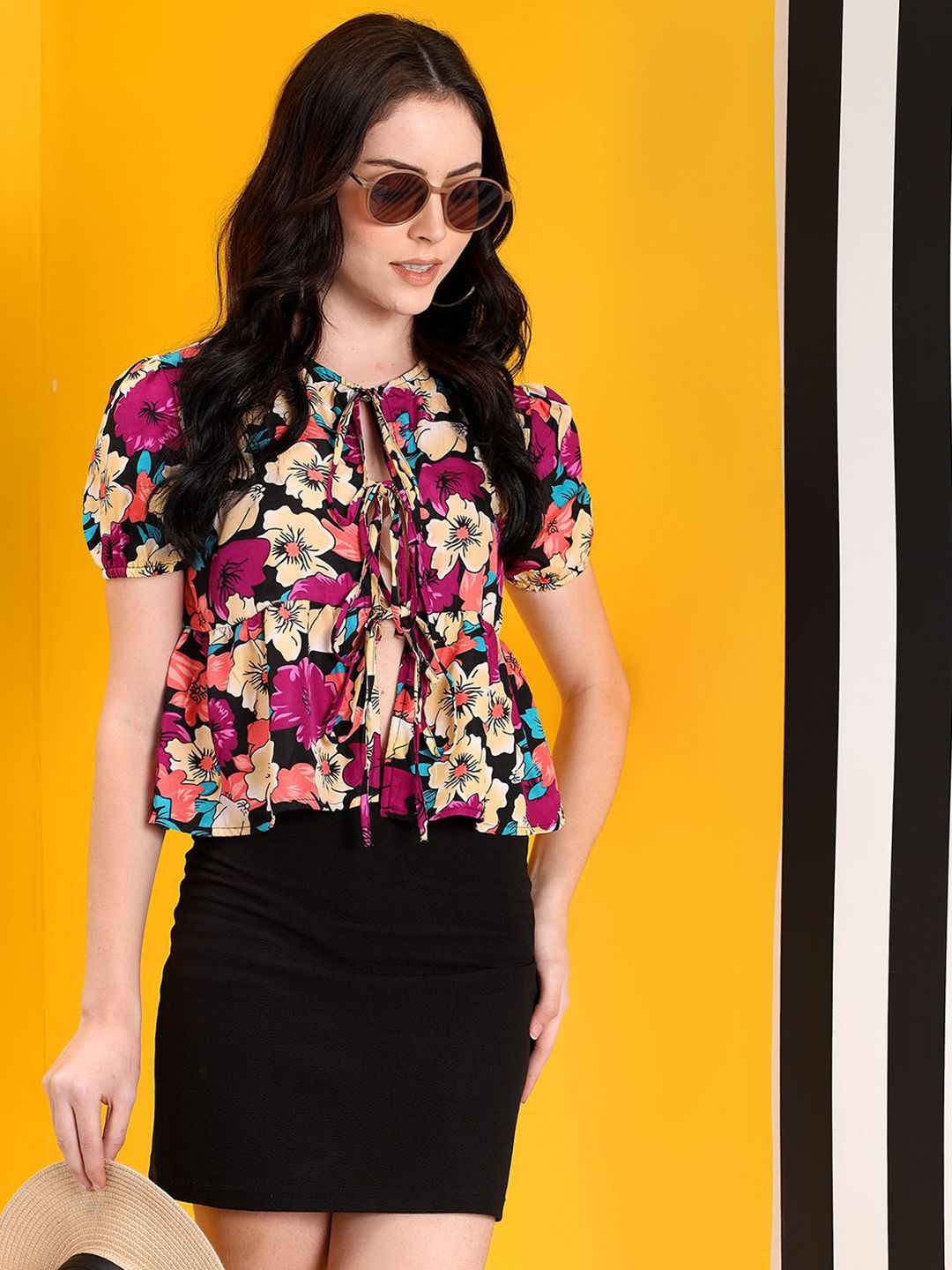 Kotty Women Printed Tie-Up Neck Crop Top