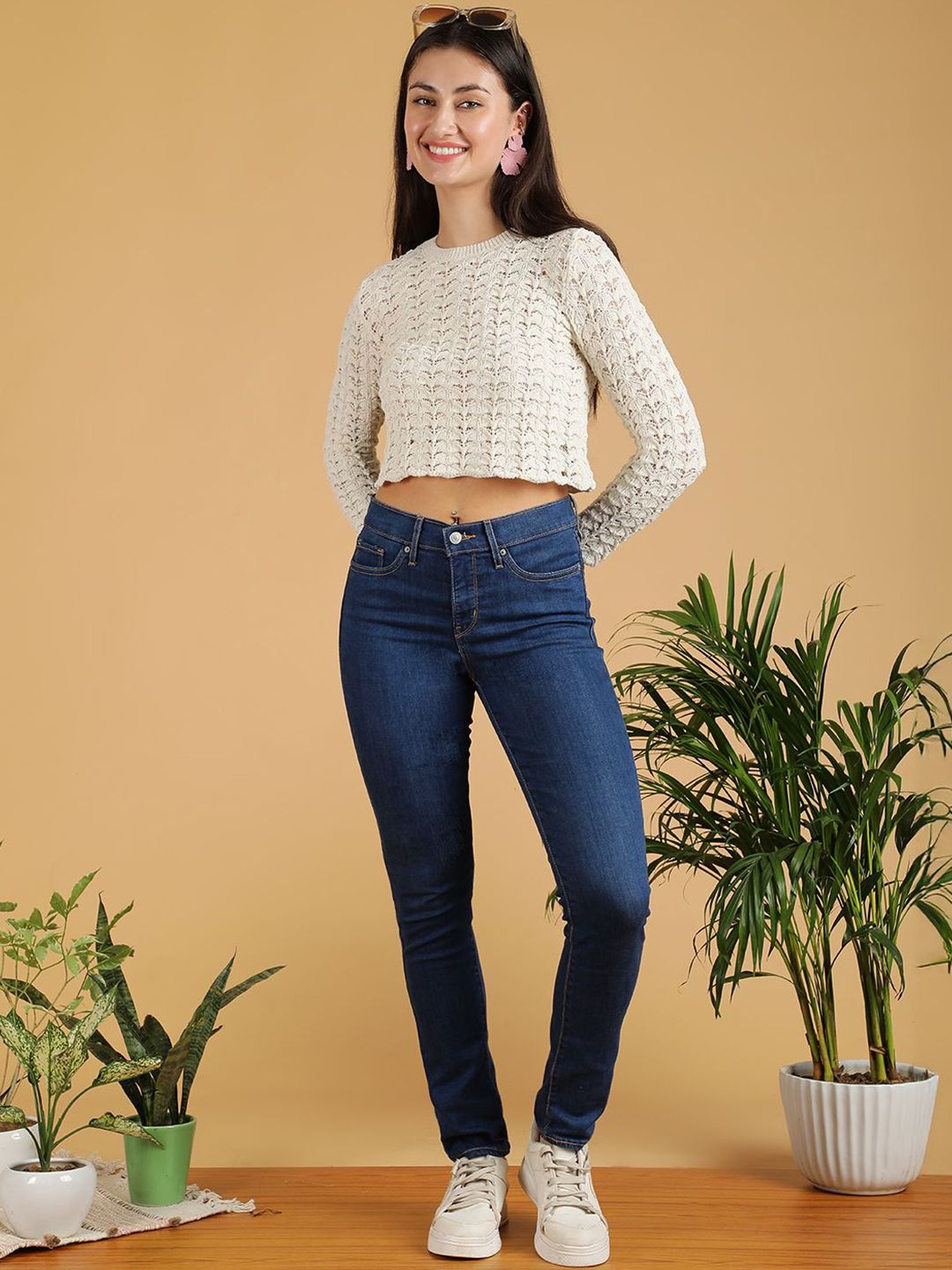 Kotty Women Open Knit Pullover Crop Sweaters