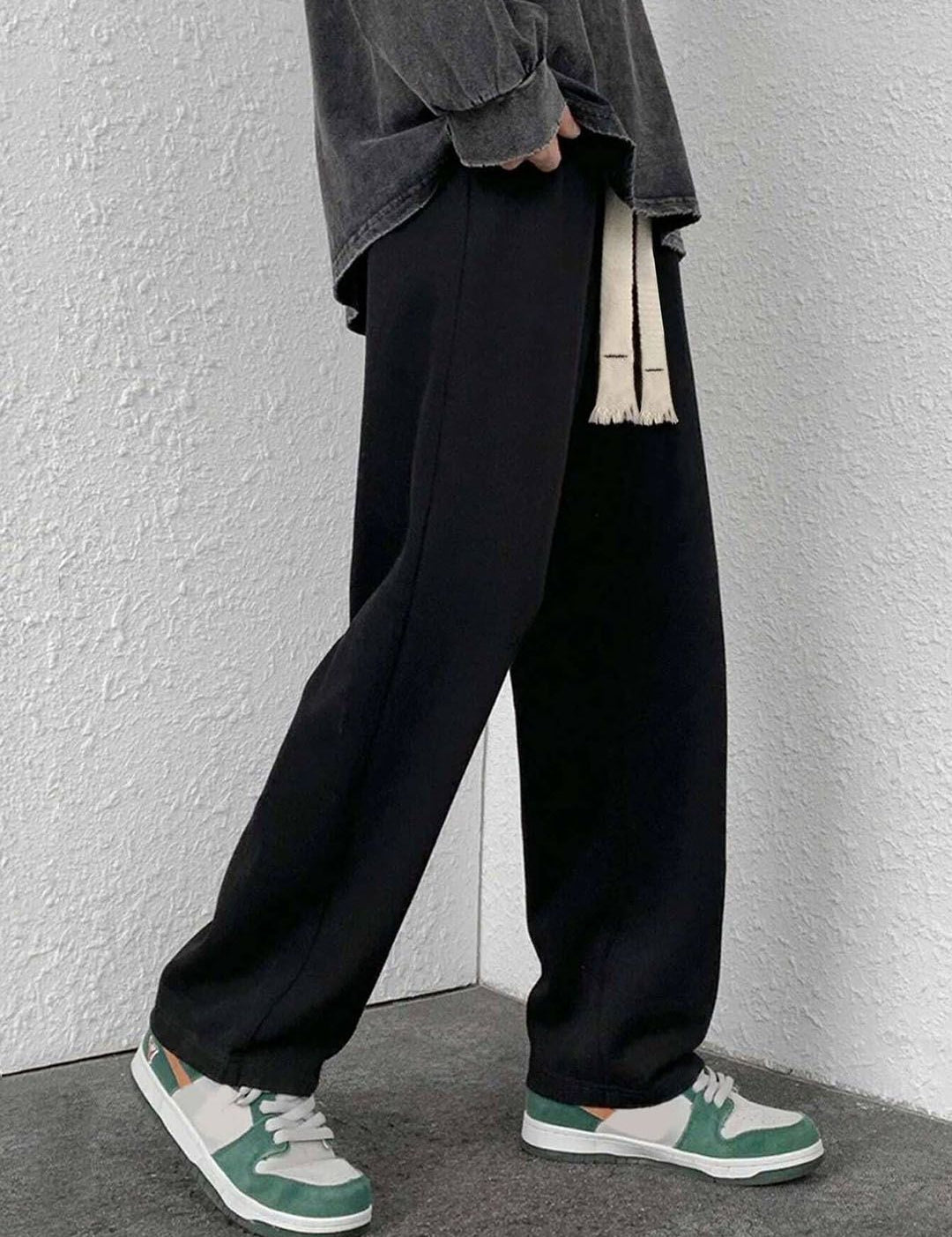 Kotty Men Solid Mid-Rise Relaxed Relaxed Fit Regular Trousers