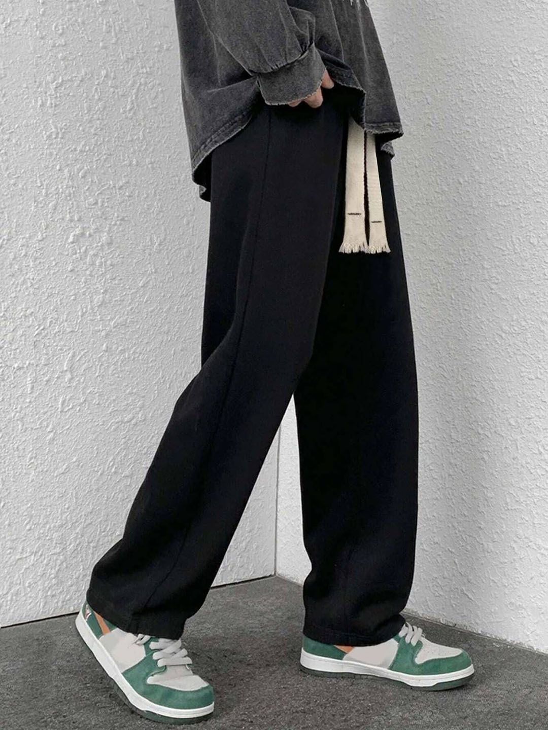 Kotty Men Solid Mid-Rise Relaxed Relaxed Fit Regular Trousers