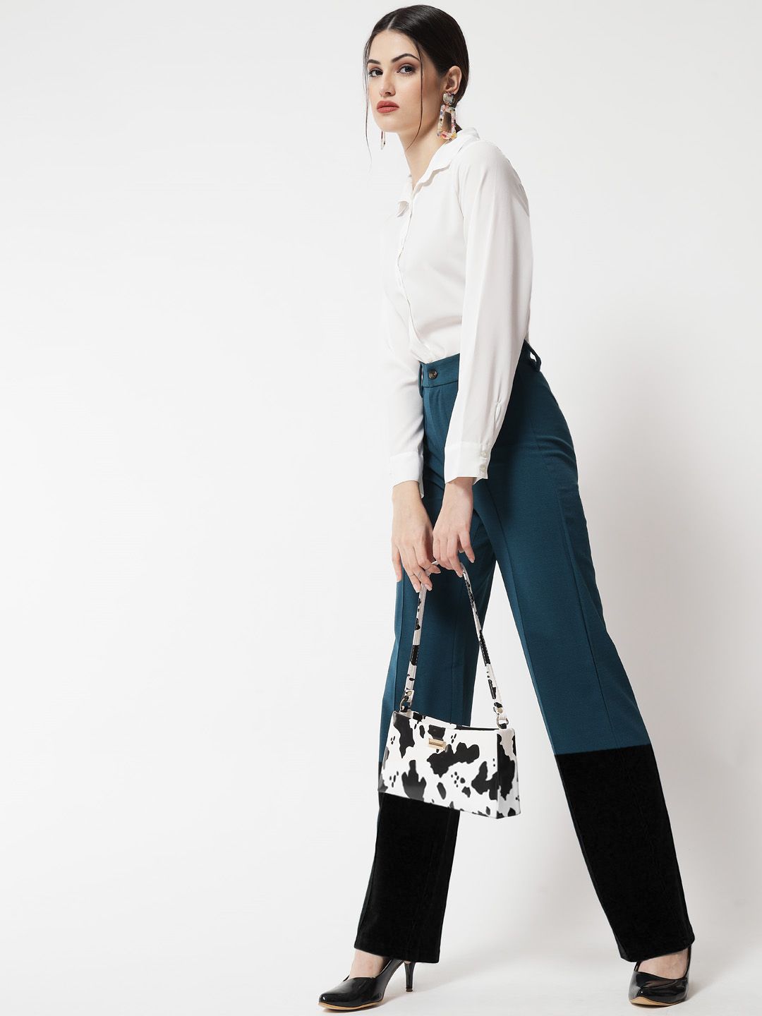 Kotty Women Colourblocked  Regular Fit High-Rise Easy Wash Trousers