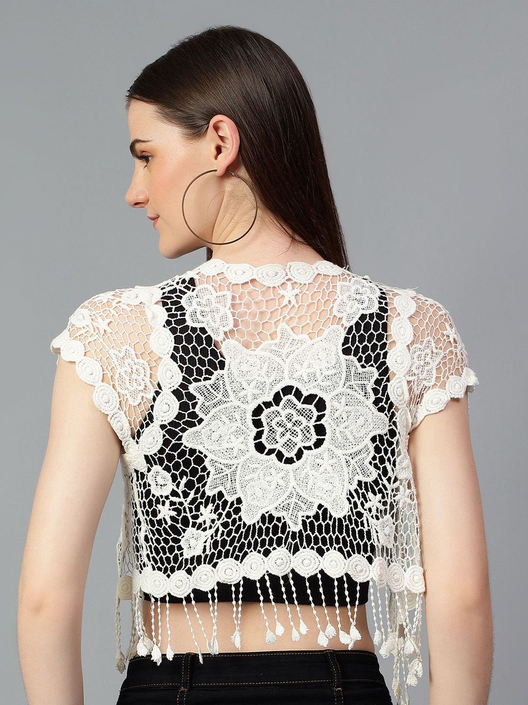 Kotty Women Floral Embellished Round Neck Crop Top