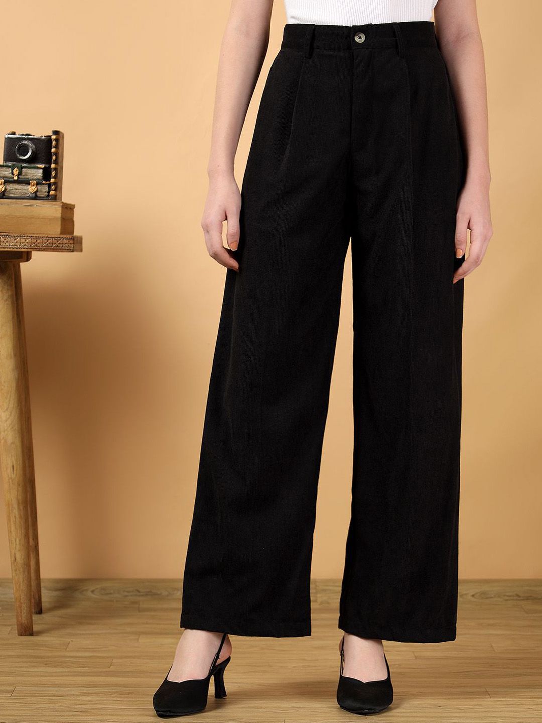 Kotty Women Relaxed Straight Leg Straight Fit High-Rise Easy Wash Corduroy Pleated Trousers