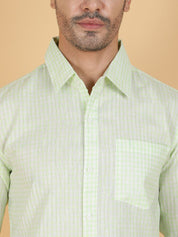 Kotty Men Relaxed Spread Collar Graphic Printed Casual Shirt