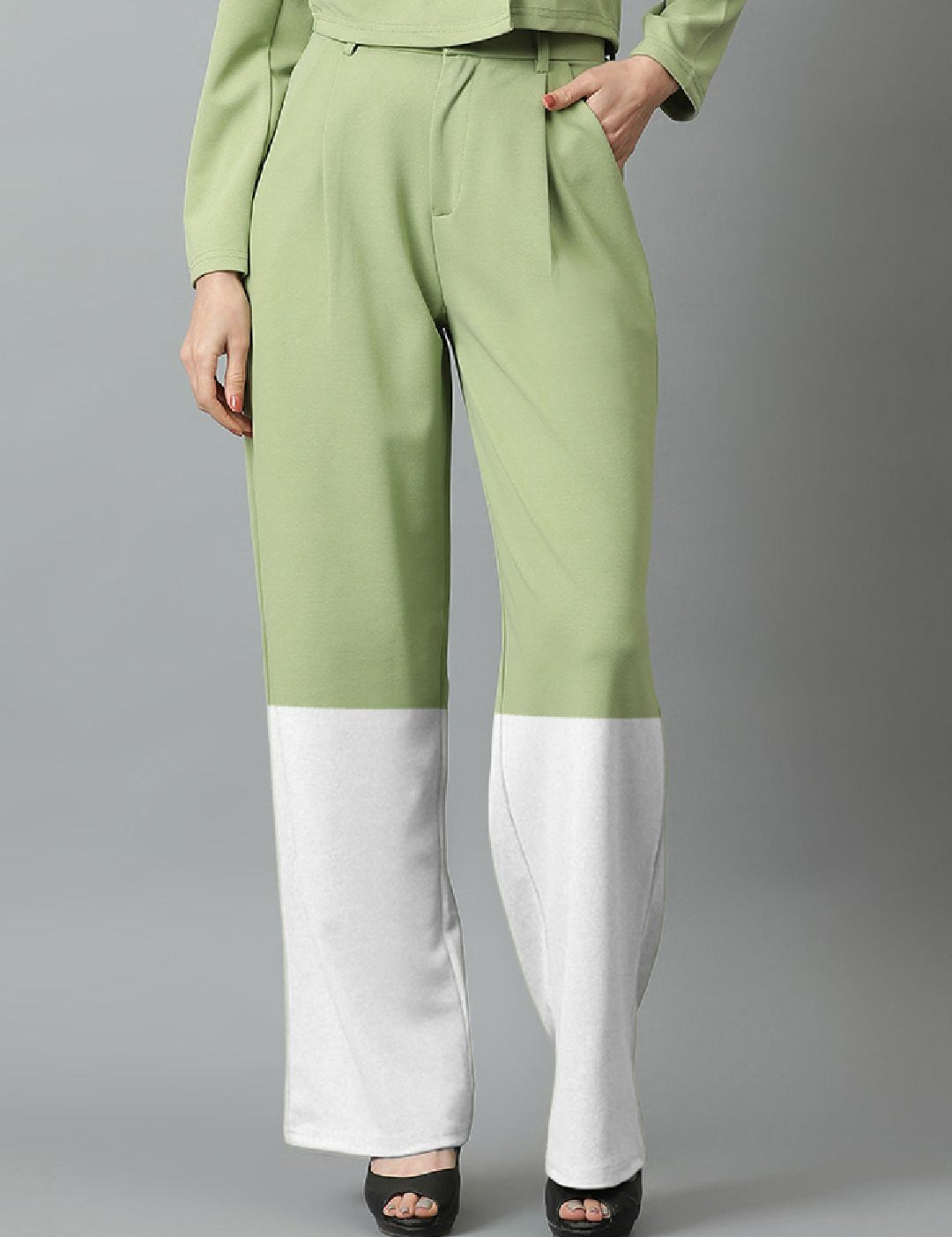 Kotty Women Colourblocked Relaxed Straight Leg Easy Wash Pleated Trousers