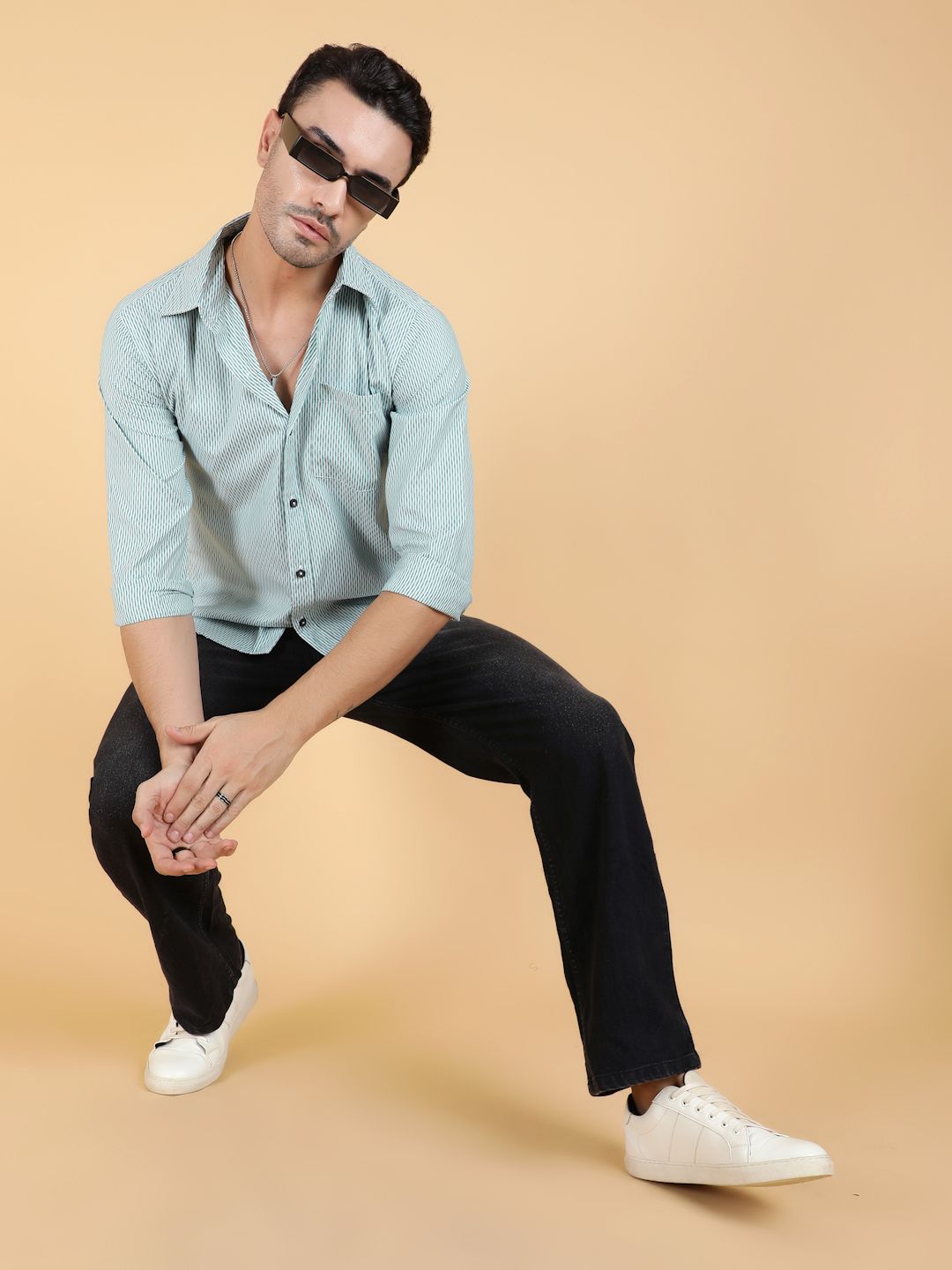 Kotty Men Relaxed Spread Collar Graphic Printed Casual Shirt