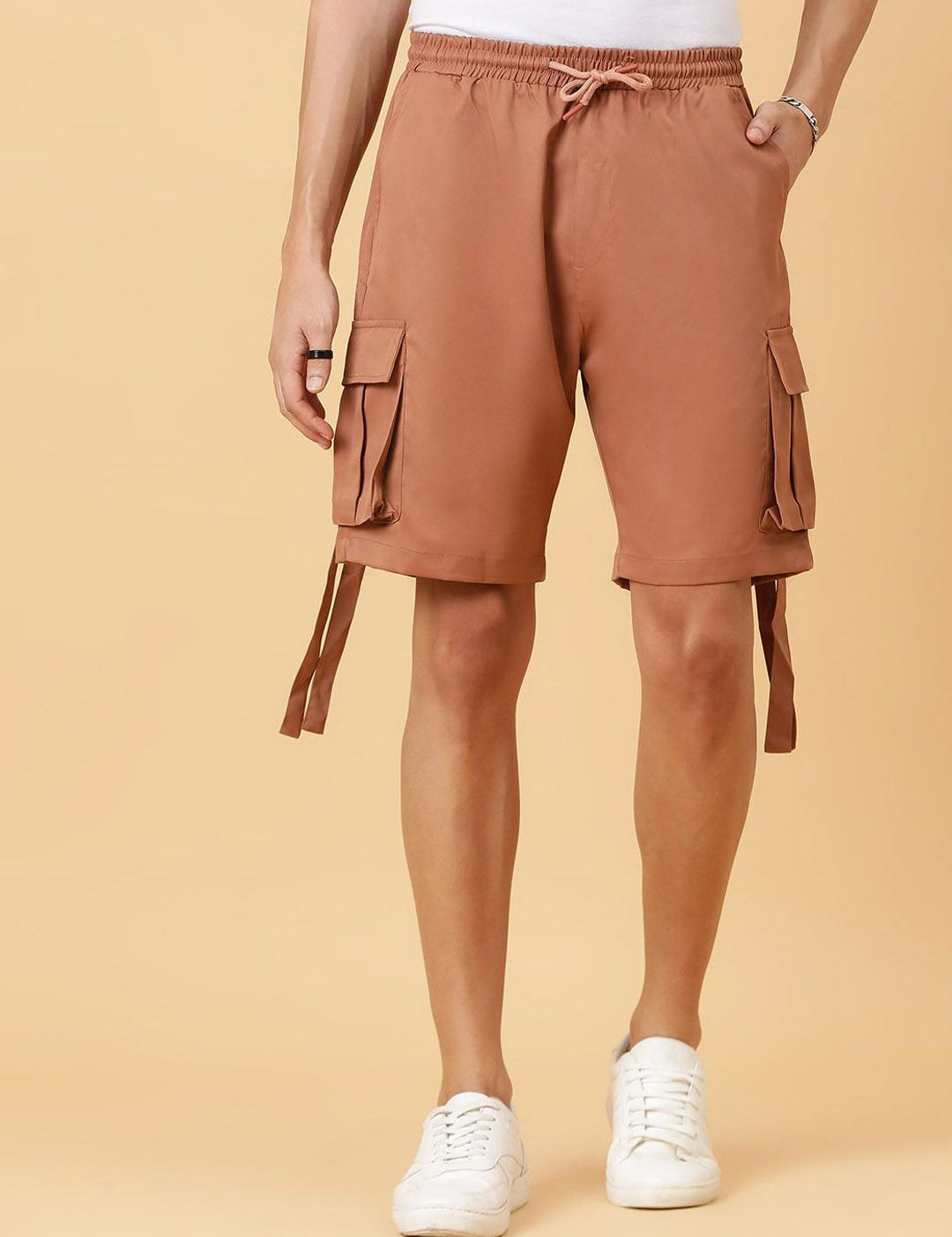 Kotty Men Low-Rise Cargo Shorts