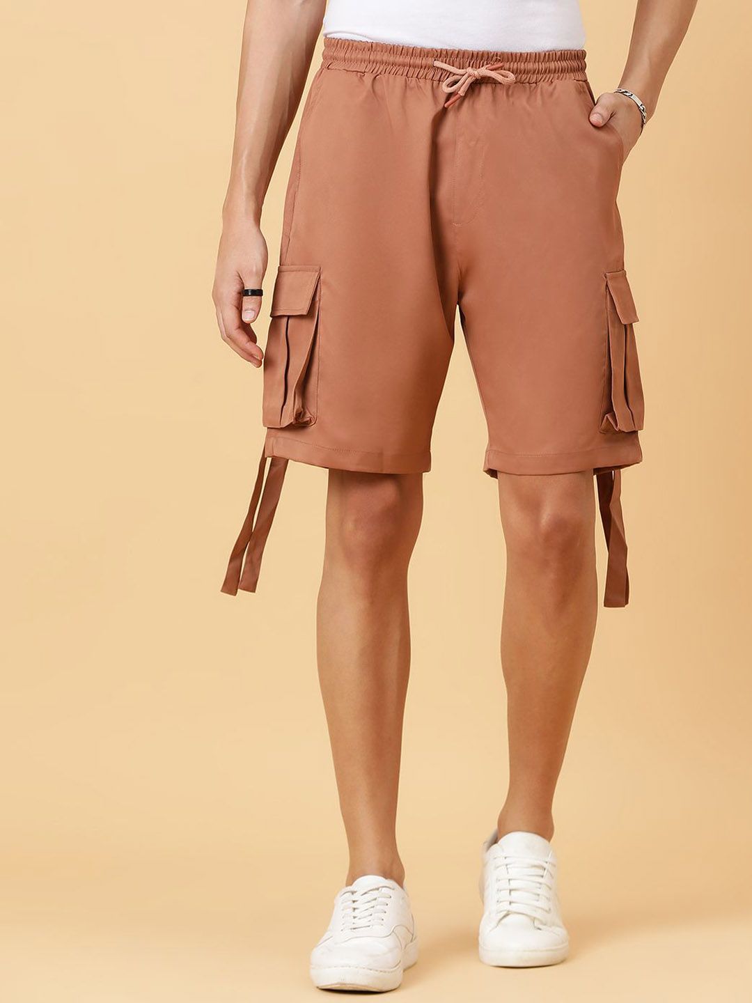 Kotty Men Low-Rise Cargo Shorts
