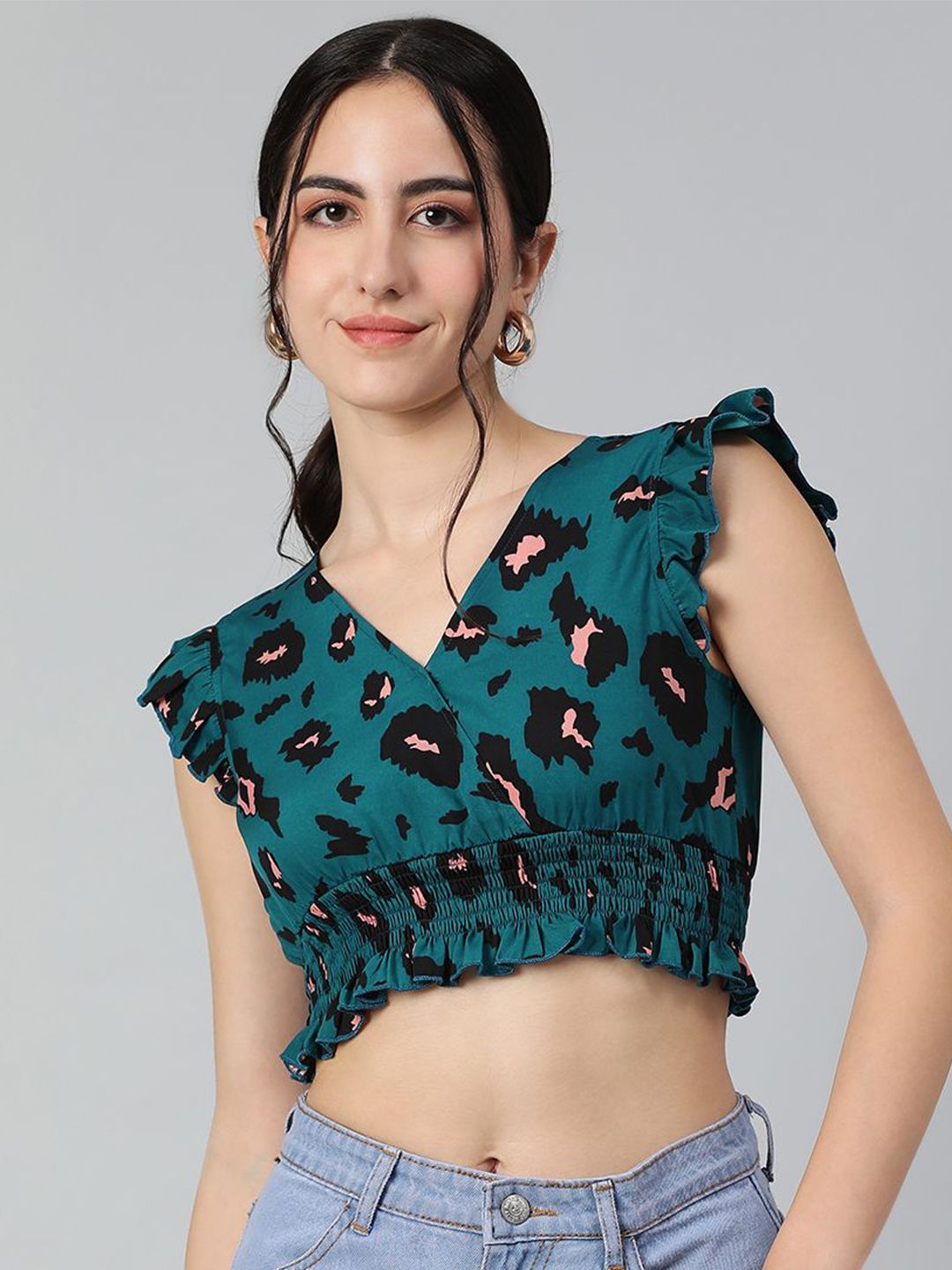Kotty Floral Print Flutter Sleeve Crepe Crop Top