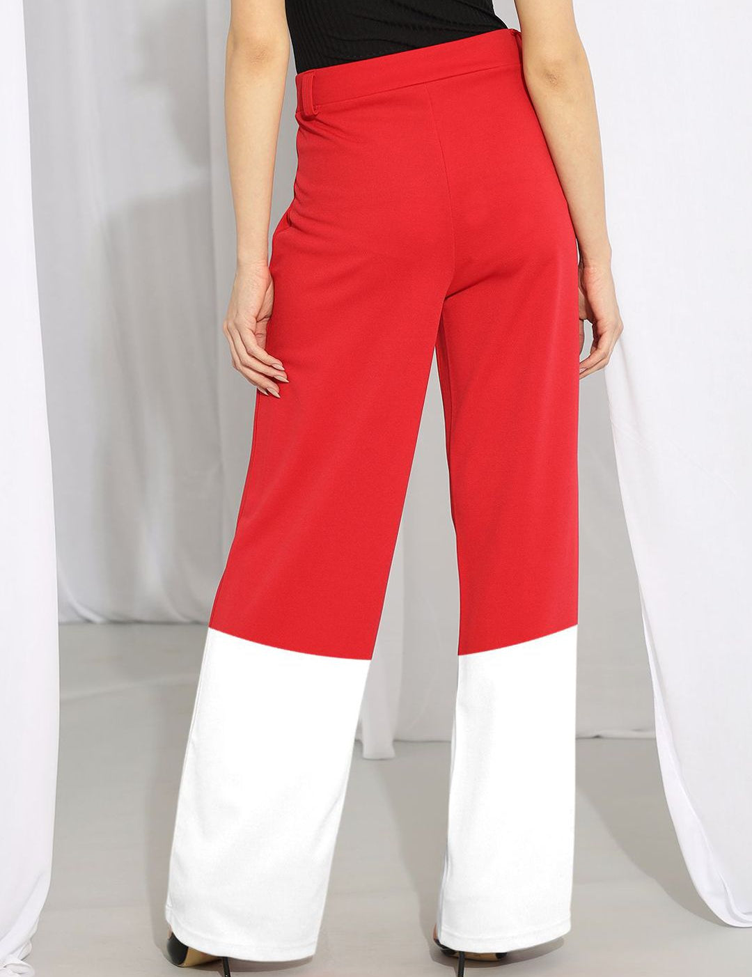 Kotty Women Colourblocked Relaxed Straight Fit High-Rise Easy Wash Pleated Trouser