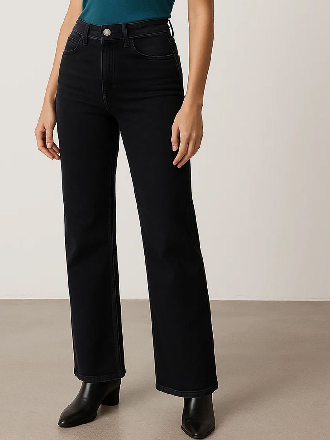 Kotty Women Straight Fit High-Rise Stretchable Jeans