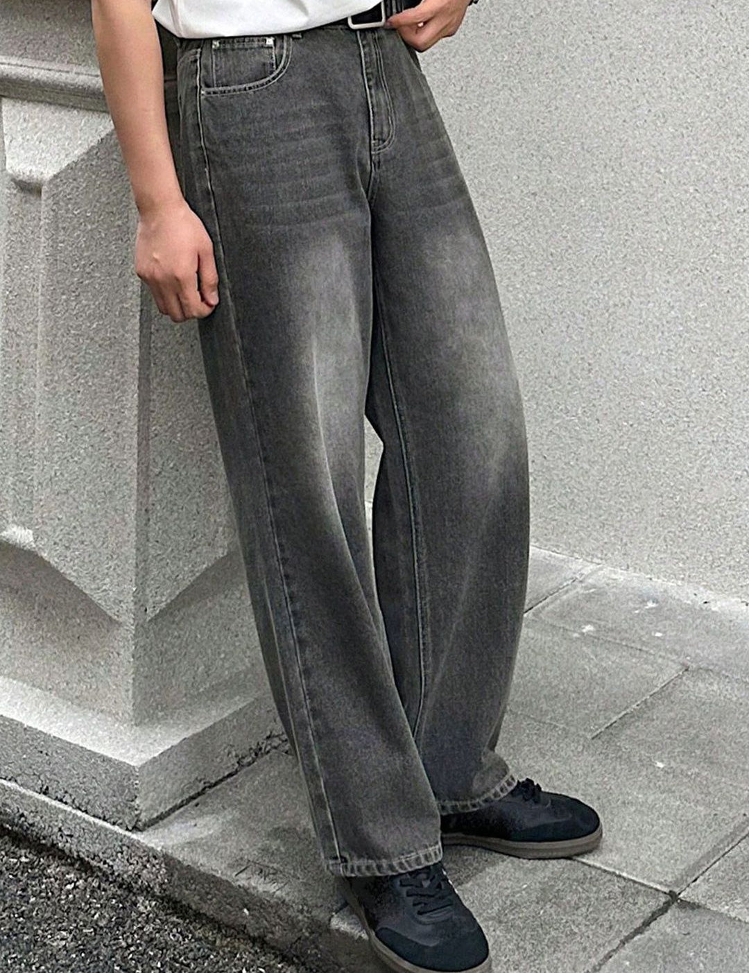 Kotty Men Mid-Rise Jean Wide Leg Heavy Fade Stretchable Cotton Jeans