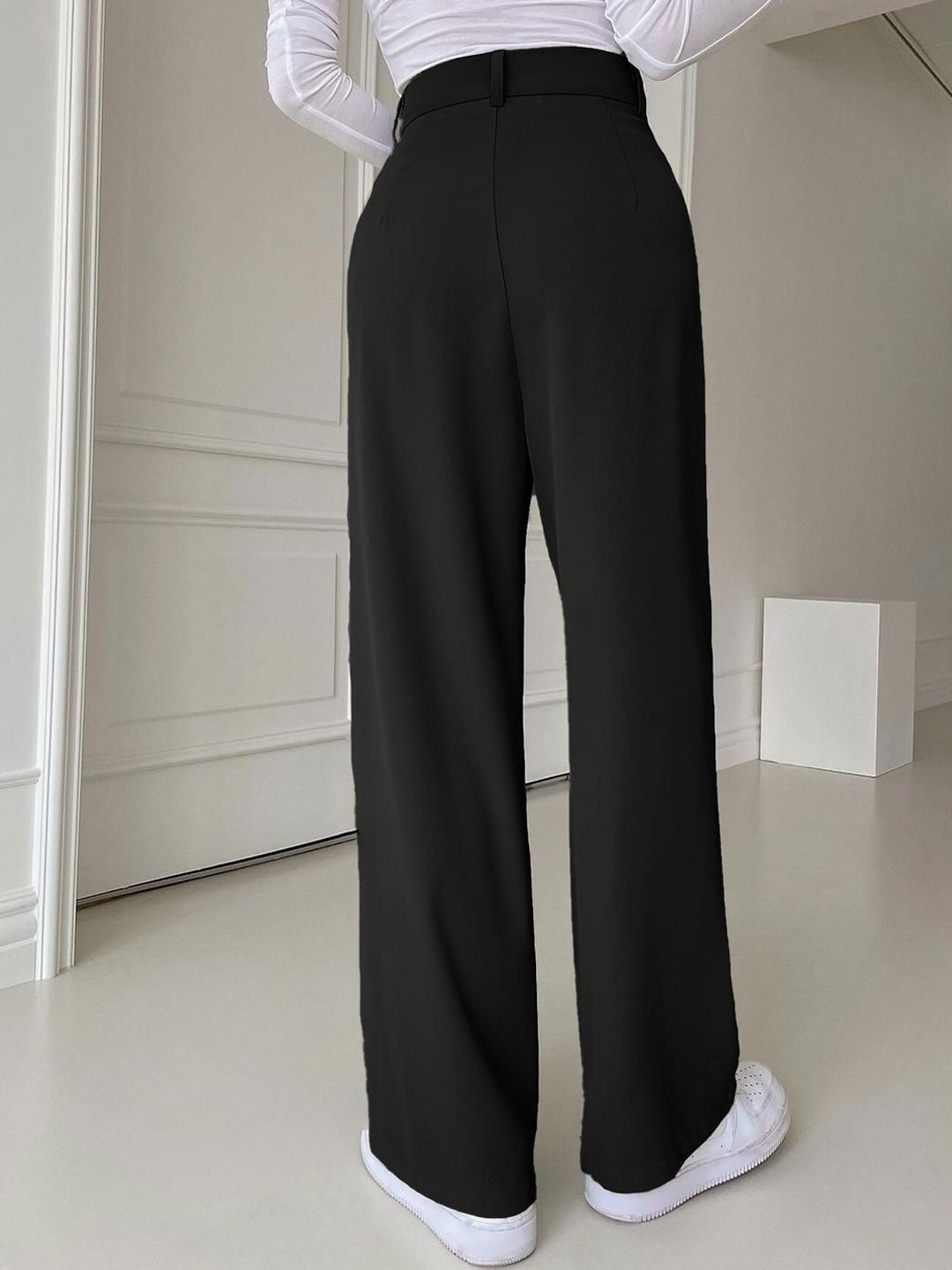 Kotty Women Cotton Relaxed Straight Leg Straight Fit High-Rise Easy Wash Pleated Trousers