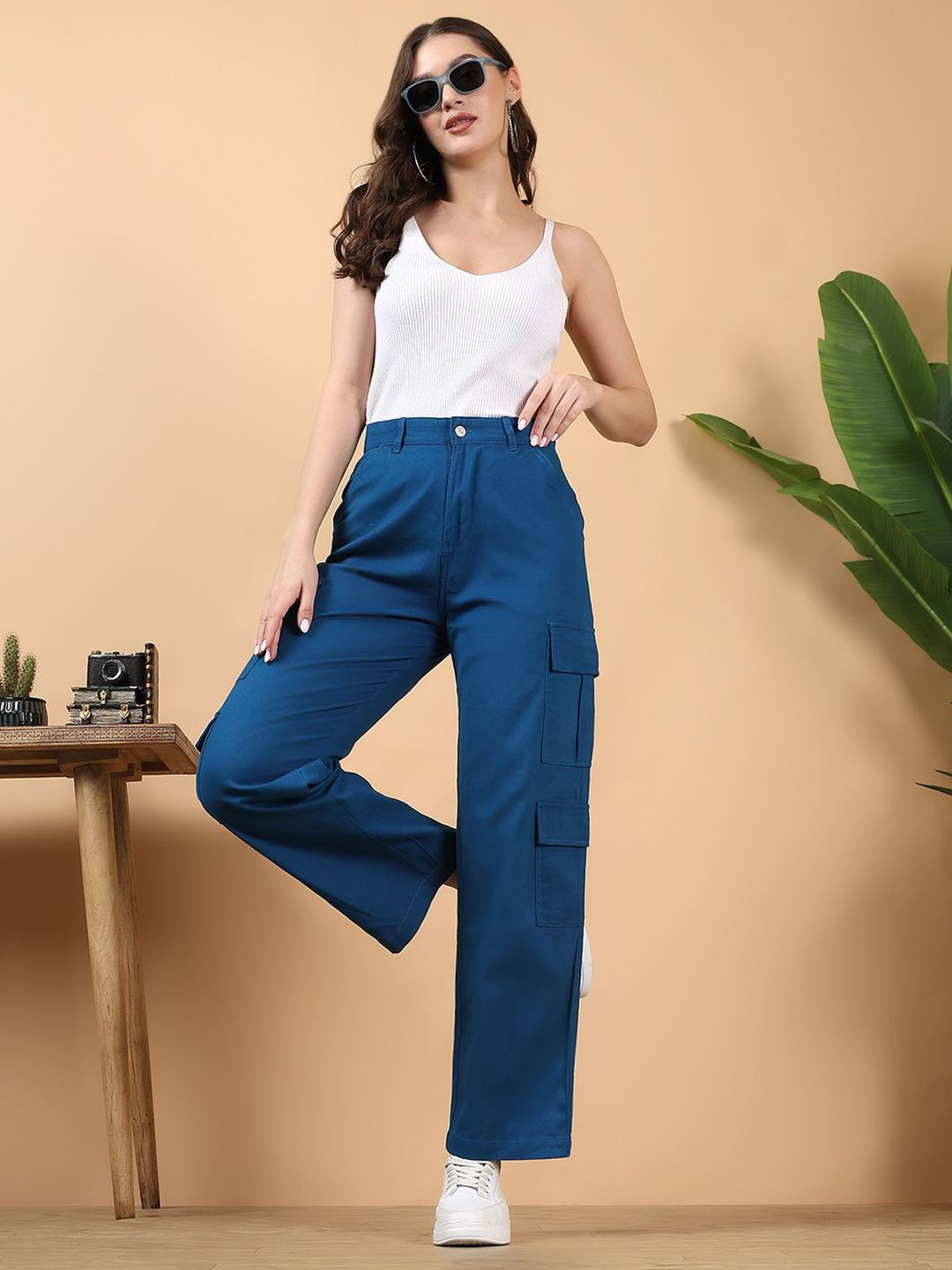 Kotty Women Straight Fit High-Rise Stretchable Jeans