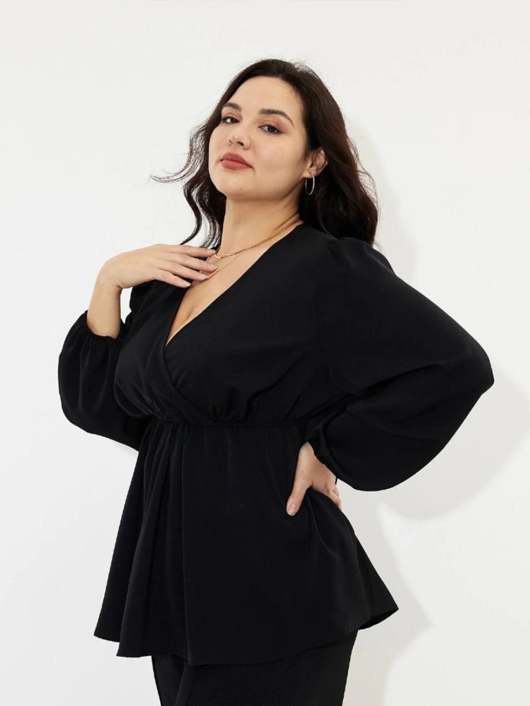 KOTTY Bishop Sleeves Plunge Neck Empire Top