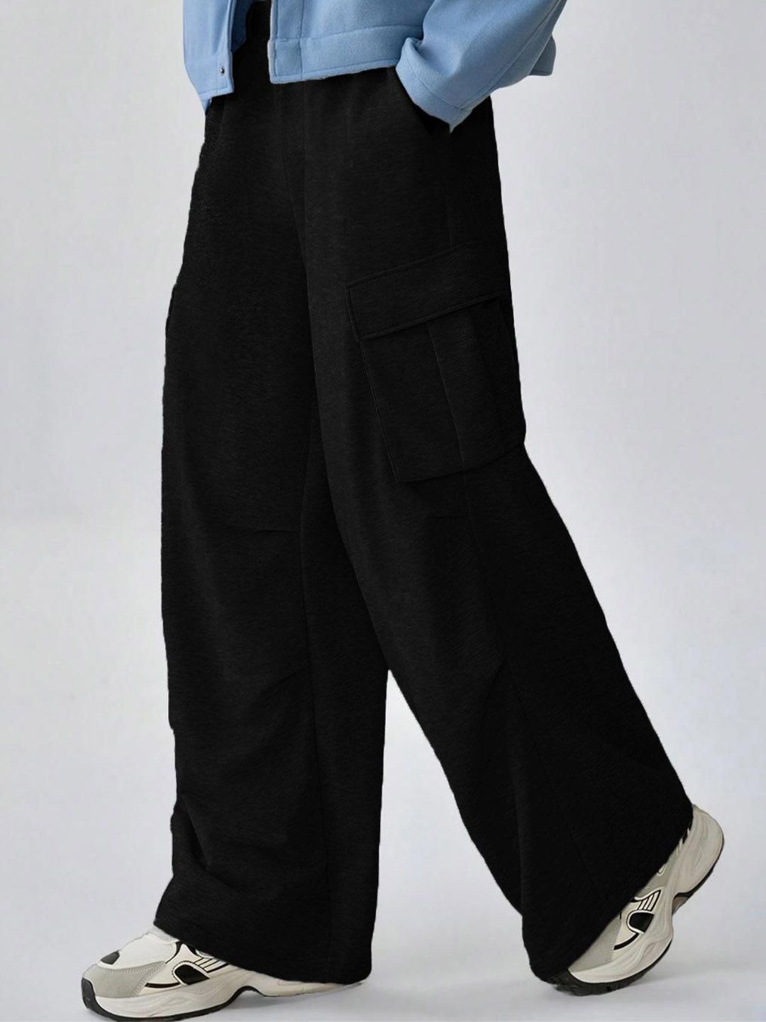 Kotty Men Relaxed Fit Mid-Rise Cotton Cargo Trousers