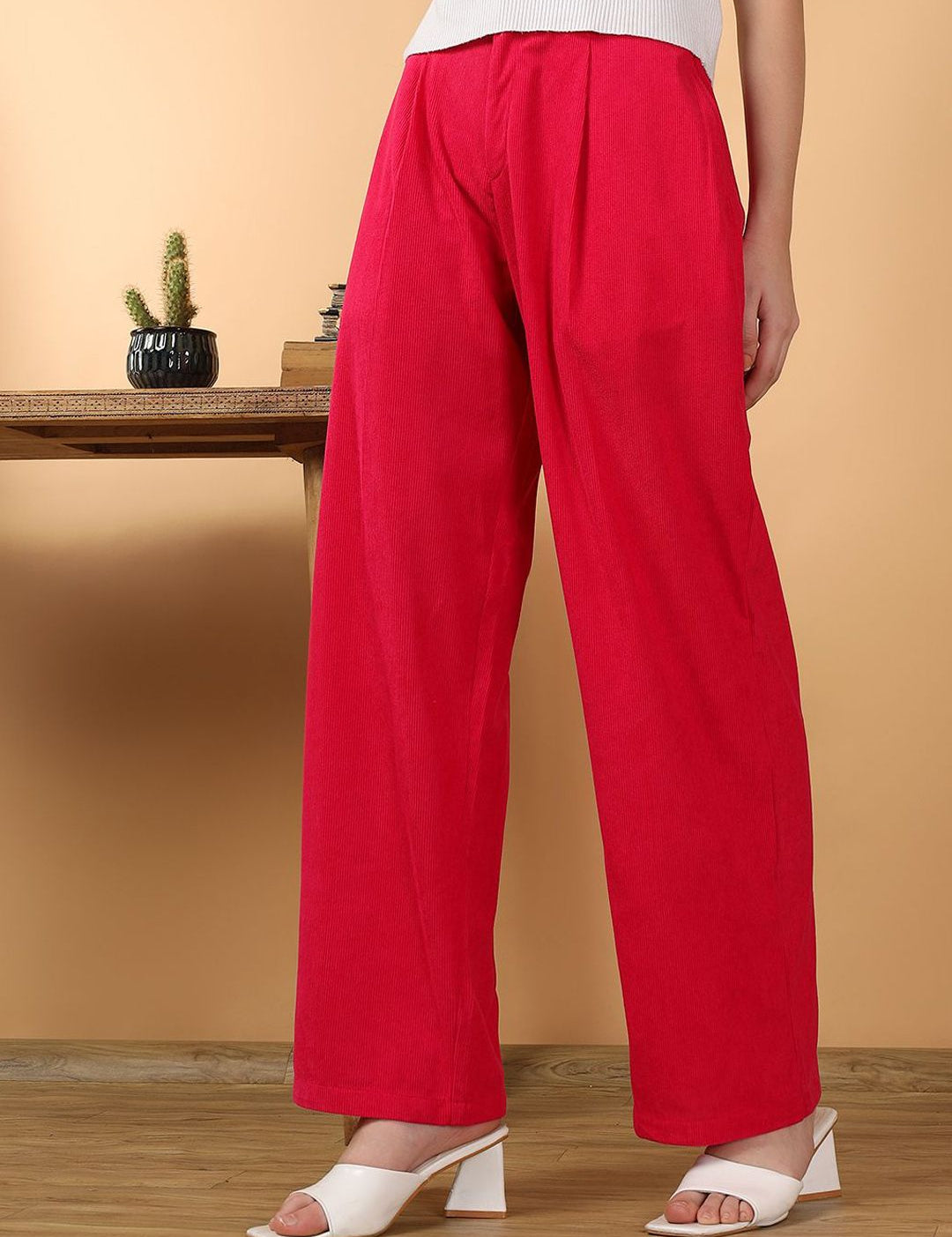 Kotty Women Relaxed Straight Leg Straight Fit High-Rise Easy Wash Corduroy Pleated Trousers