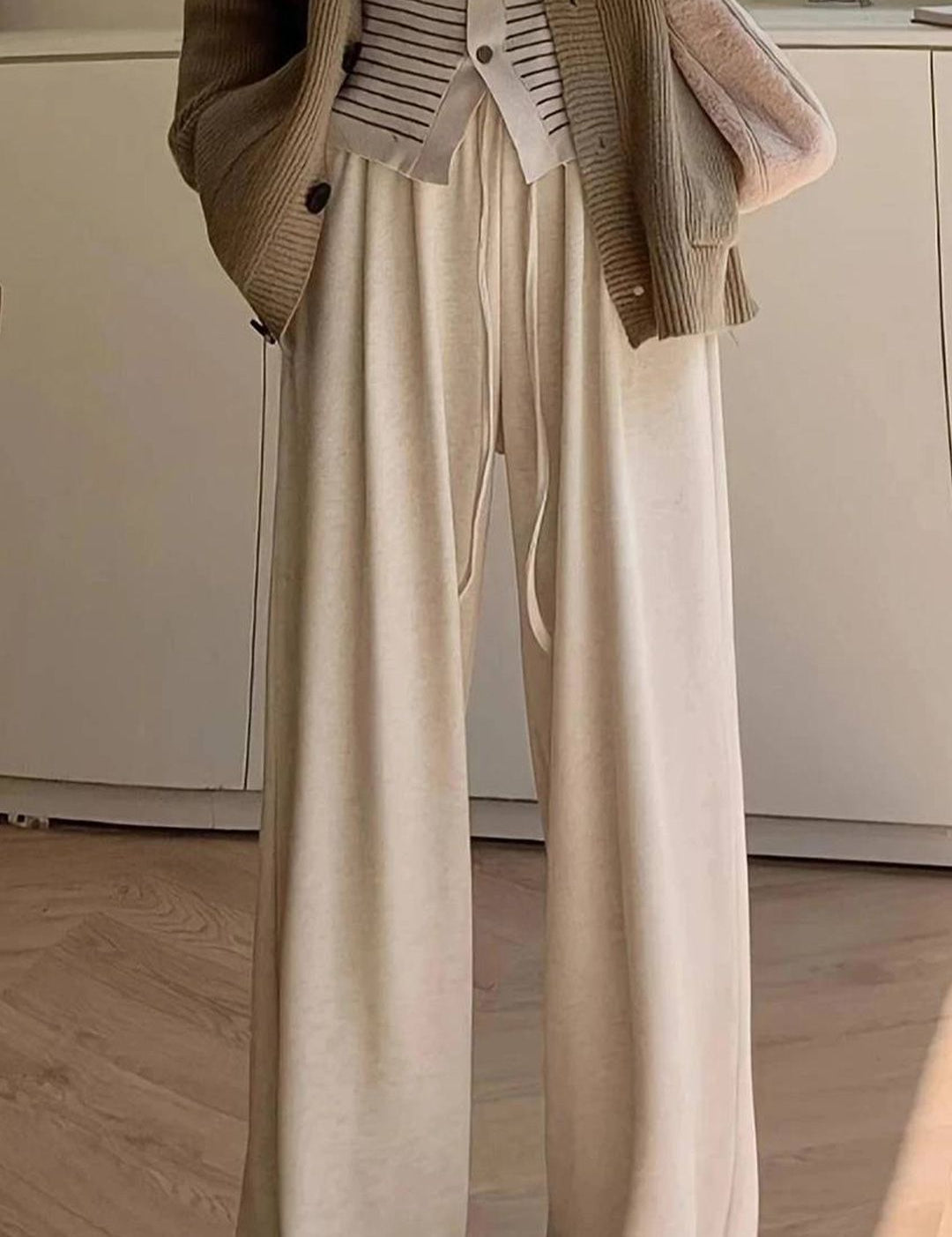 Kotty Women Relaxed Straight Leg Loose Fit High-Rise Trousers