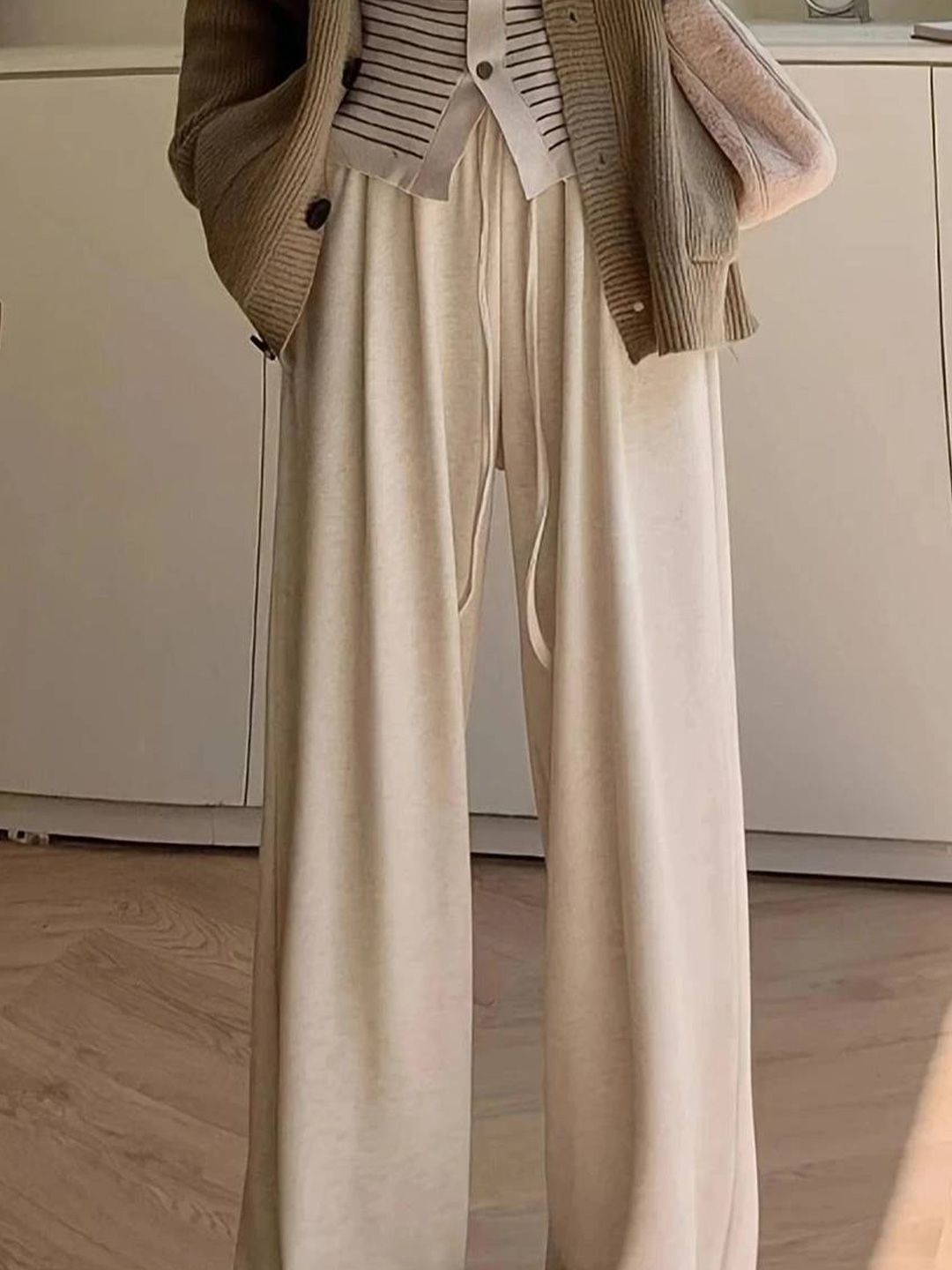 Kotty Women Relaxed Straight Leg Loose Fit High-Rise Trousers