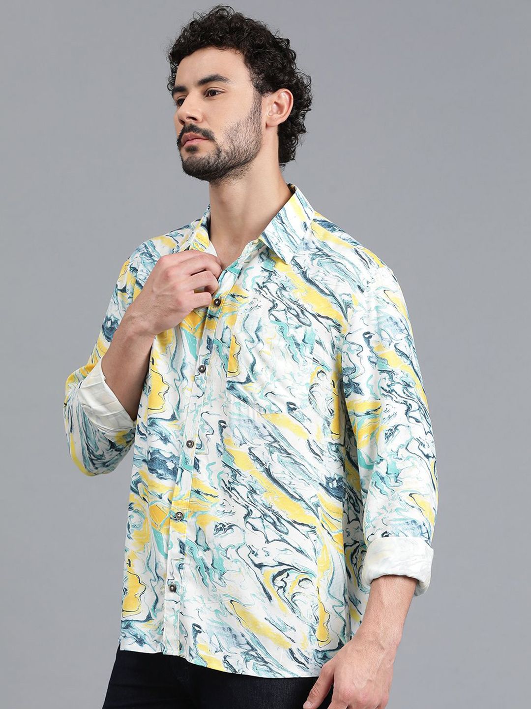 Kotty Men Spread Collar Abstract Printed Cotton Casual Shirt