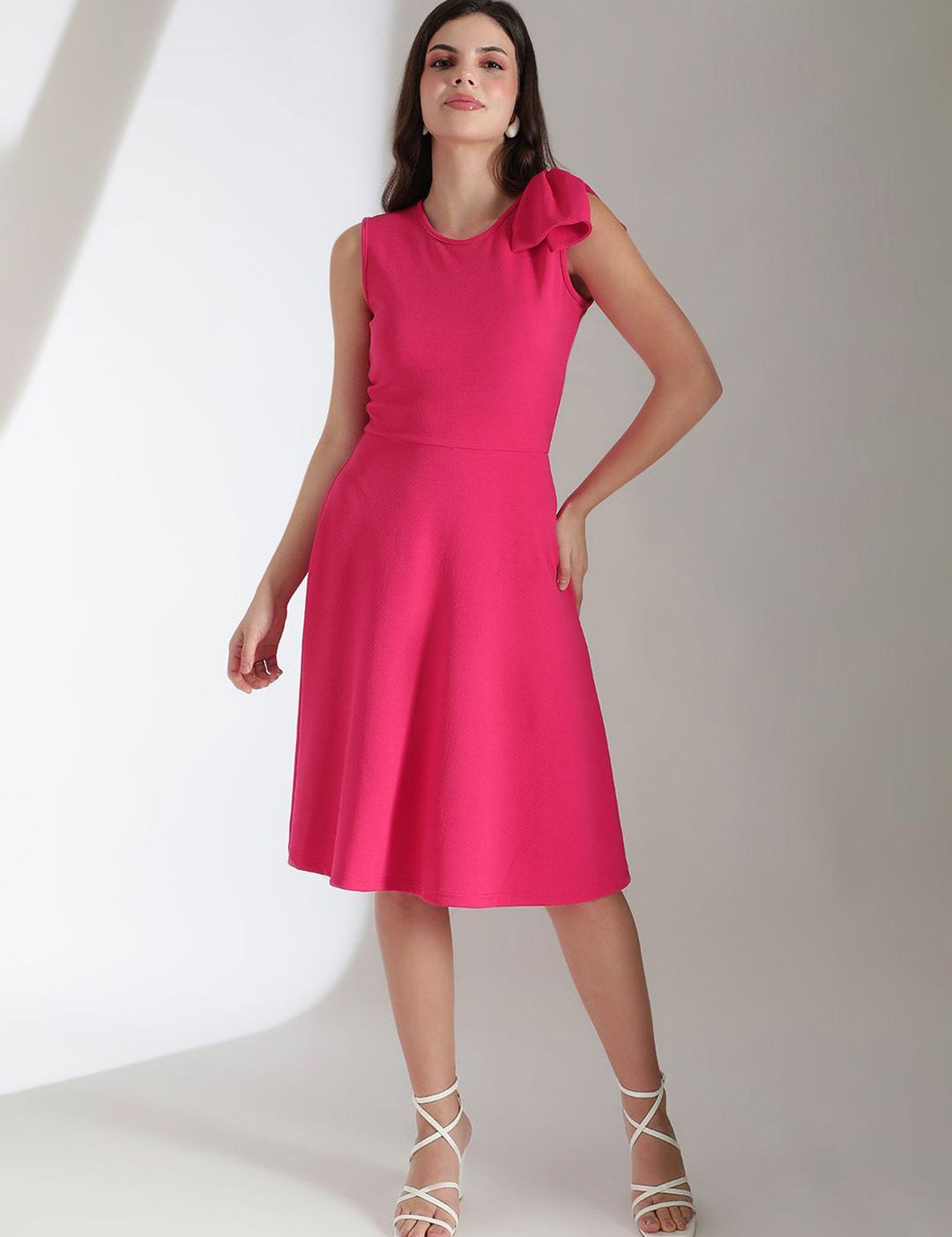 Kotty Solid Round Neck Bow Detailed Fit & Flare Dress