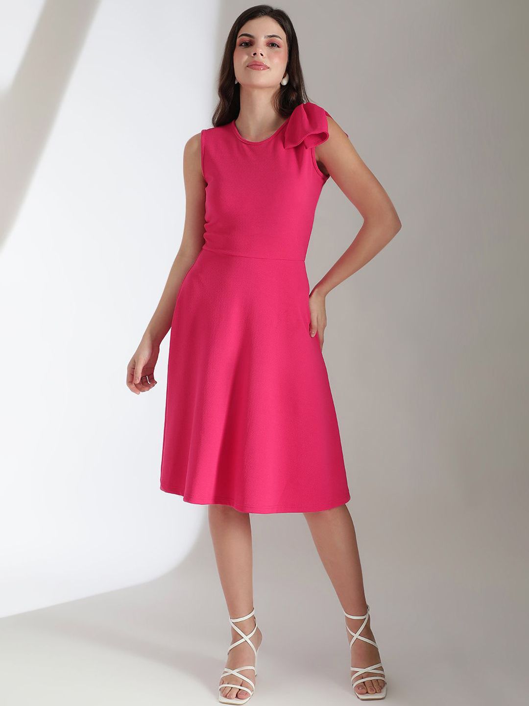 Kotty Solid Round Neck Bow Detailed Fit & Flare Dress