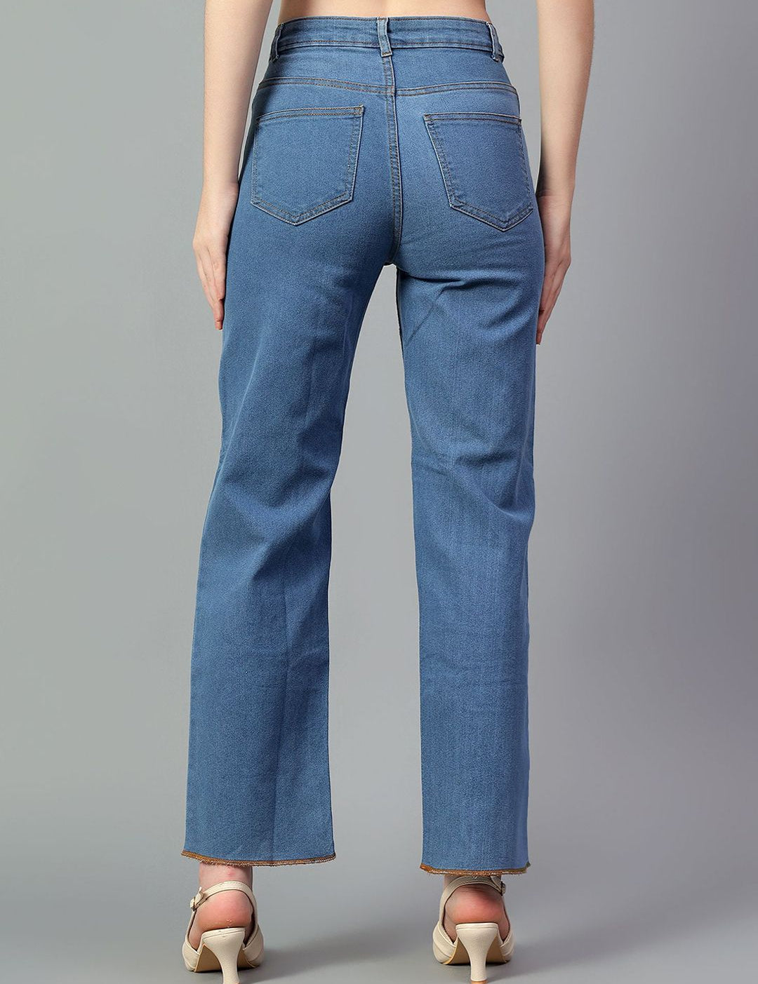 Kotty Women Jean Straight Fit High-Rise Slash Knee Stretchable Jeans