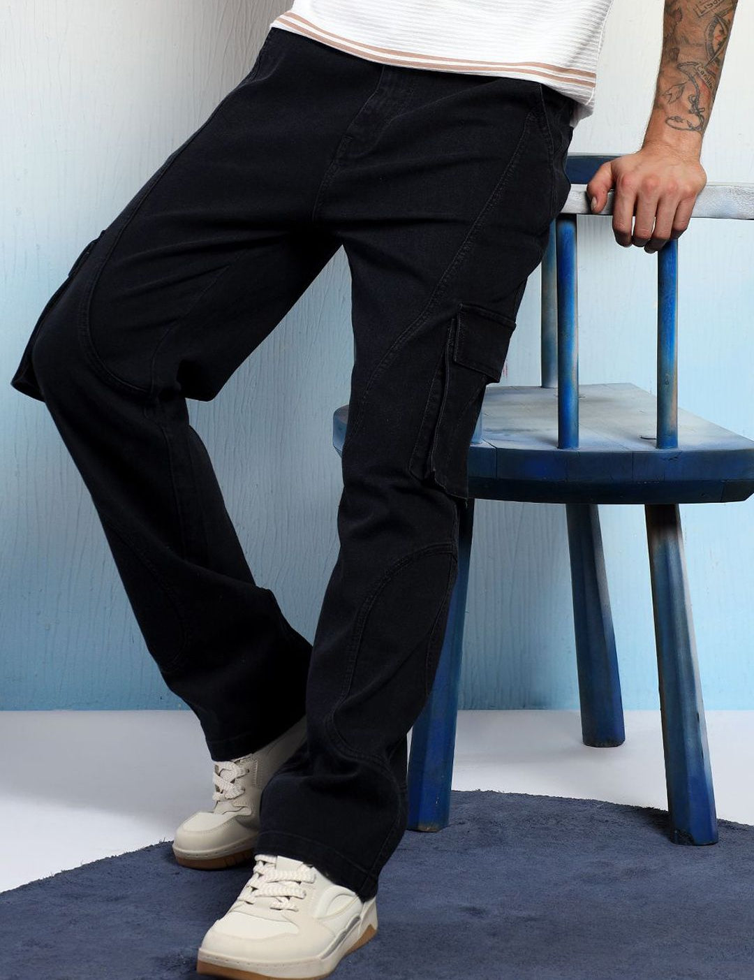 Kotty Men Low-Rise Wrinkle Free Pleated Cargos Trousers