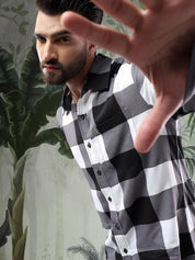 Kotty Men Spread Collar Gingham Checked Cotton Casual Shirt