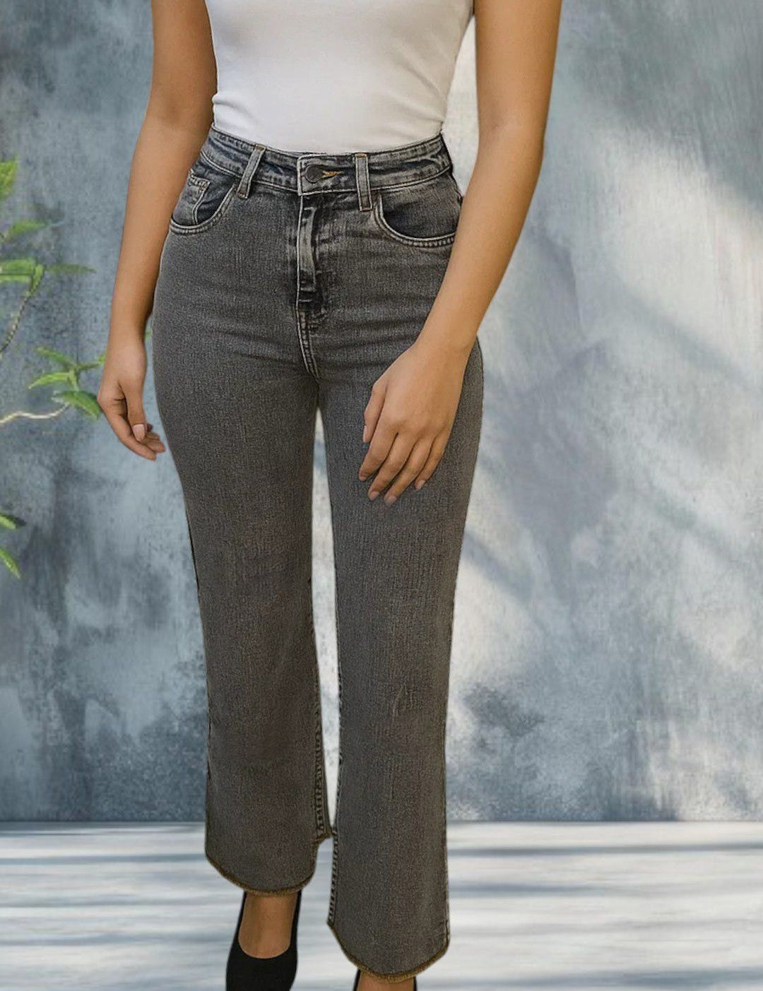 Kotty Women Regular Fit High-Rise Mildly Distressed Light Fade Stretchable Jeans