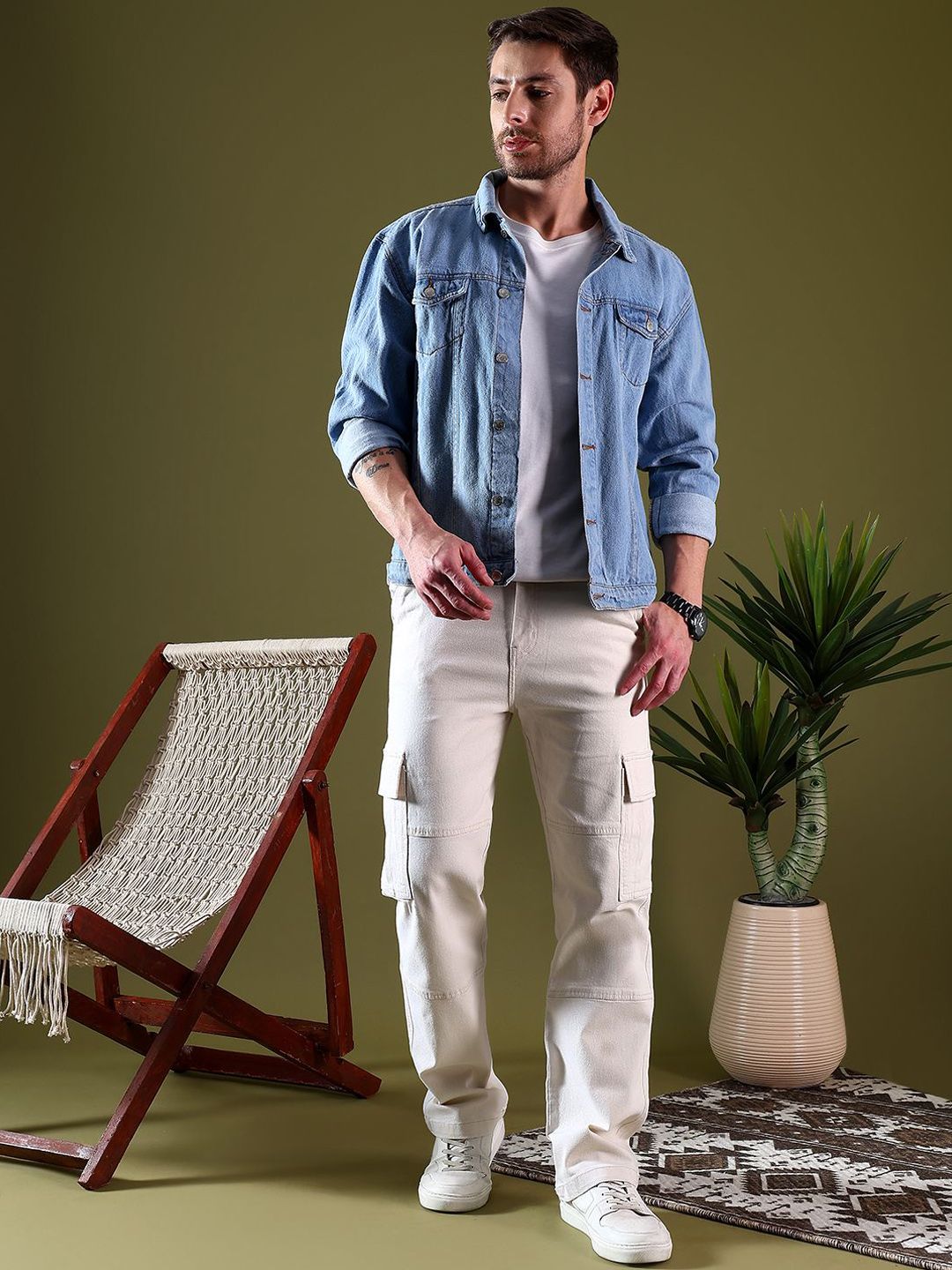 Kotty Men Jean Low-Rise Light Fade Stretchable Jeans