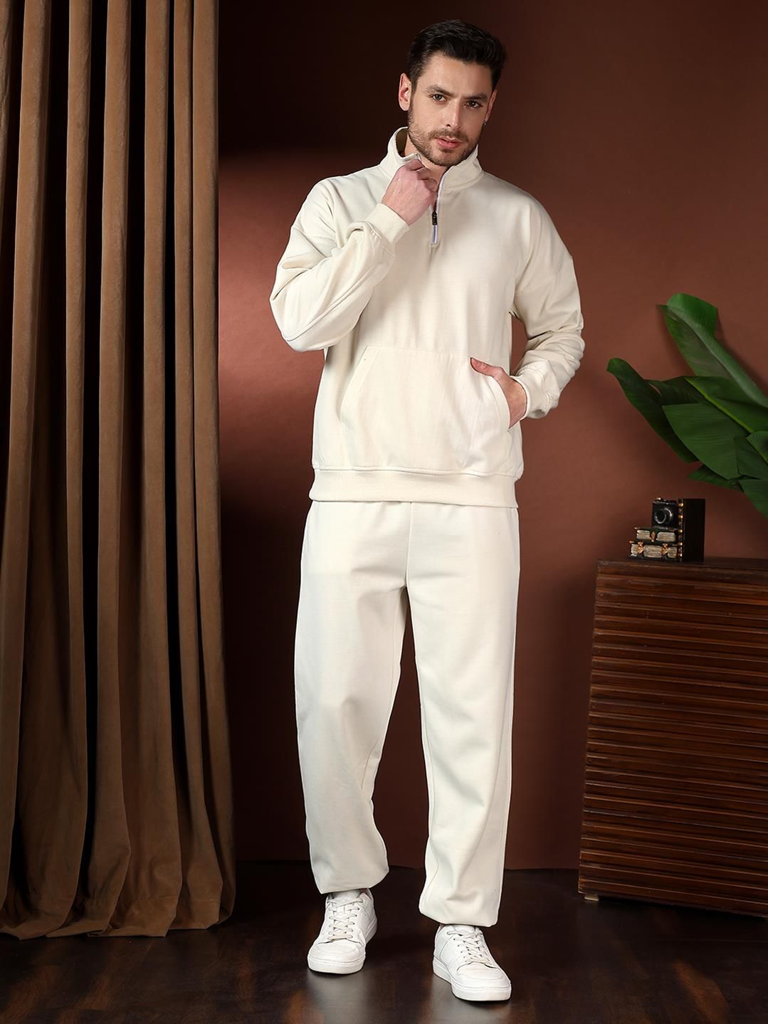 Kotty High Neck Acrylic Sweatshirt With Joggers