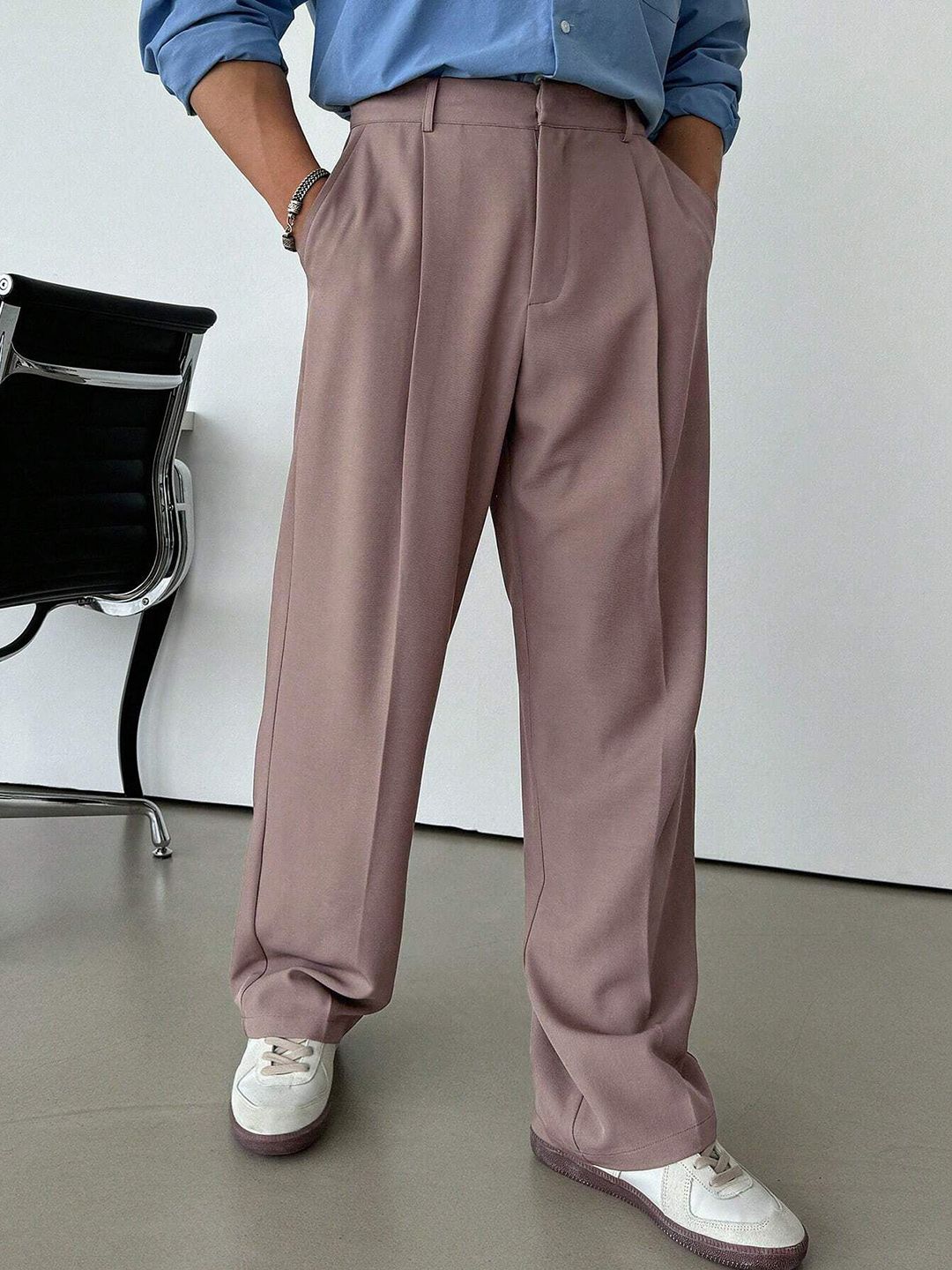 Kotty Men Relaxed Fit High-Rise Wide-Leg Trousers