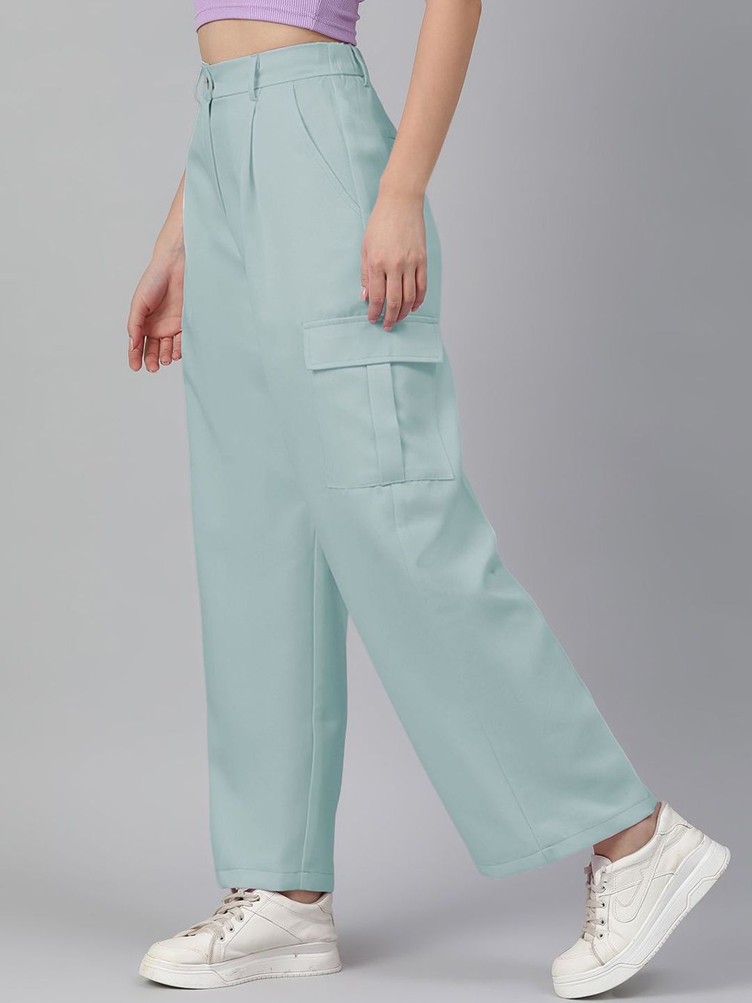 Kotty Women Relaxed Straight Leg Straight Fit High-Rise Easy Wash Pleated Cargos Trousers