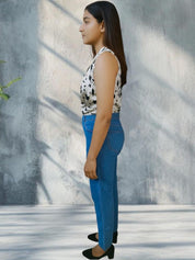 Kotty Women Regular Fit High-Rise Mildly Distressed Stretchable Jeans