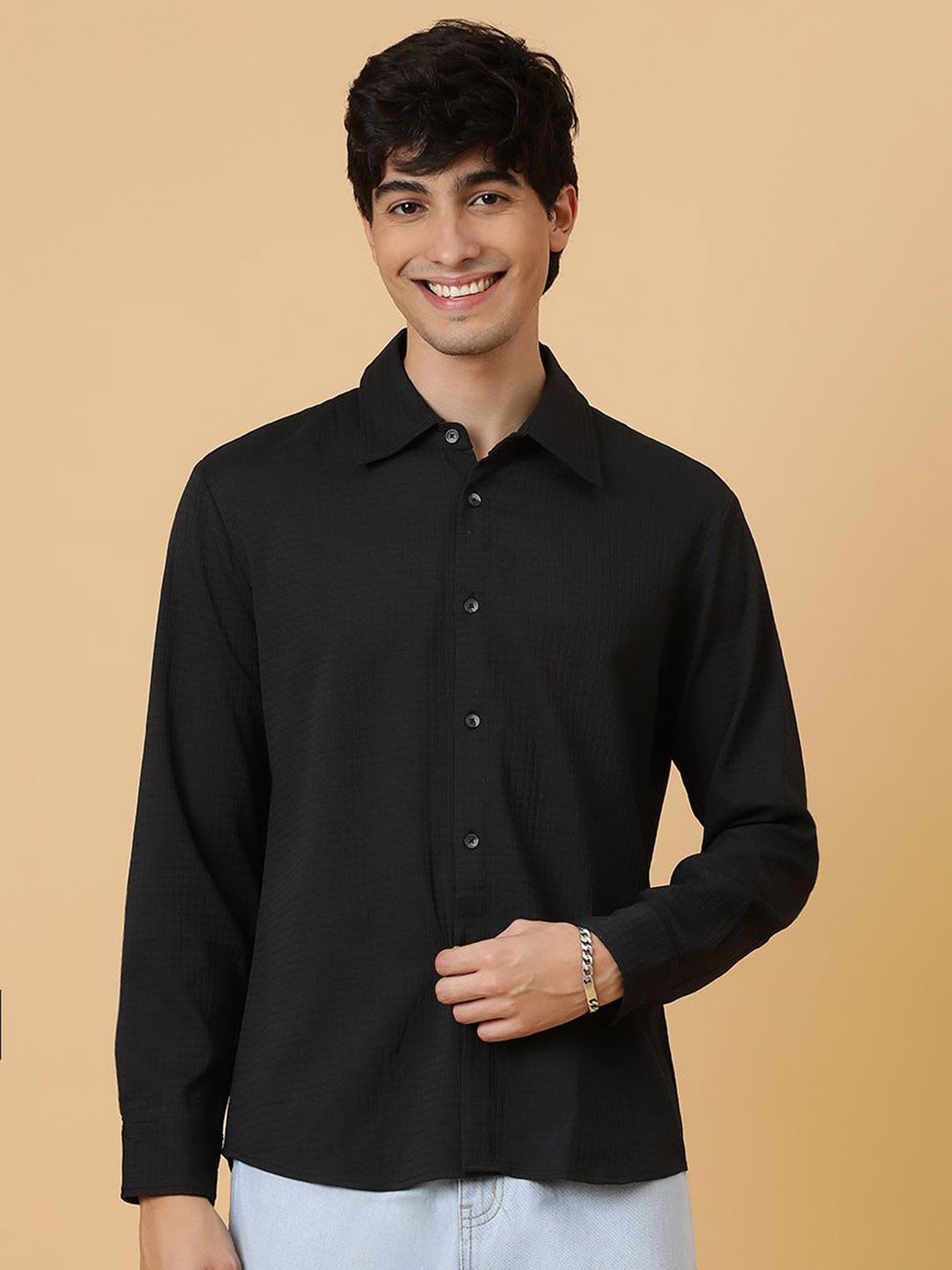 Kotty Men Relaxed Spread Collar Solid Casual Shirt