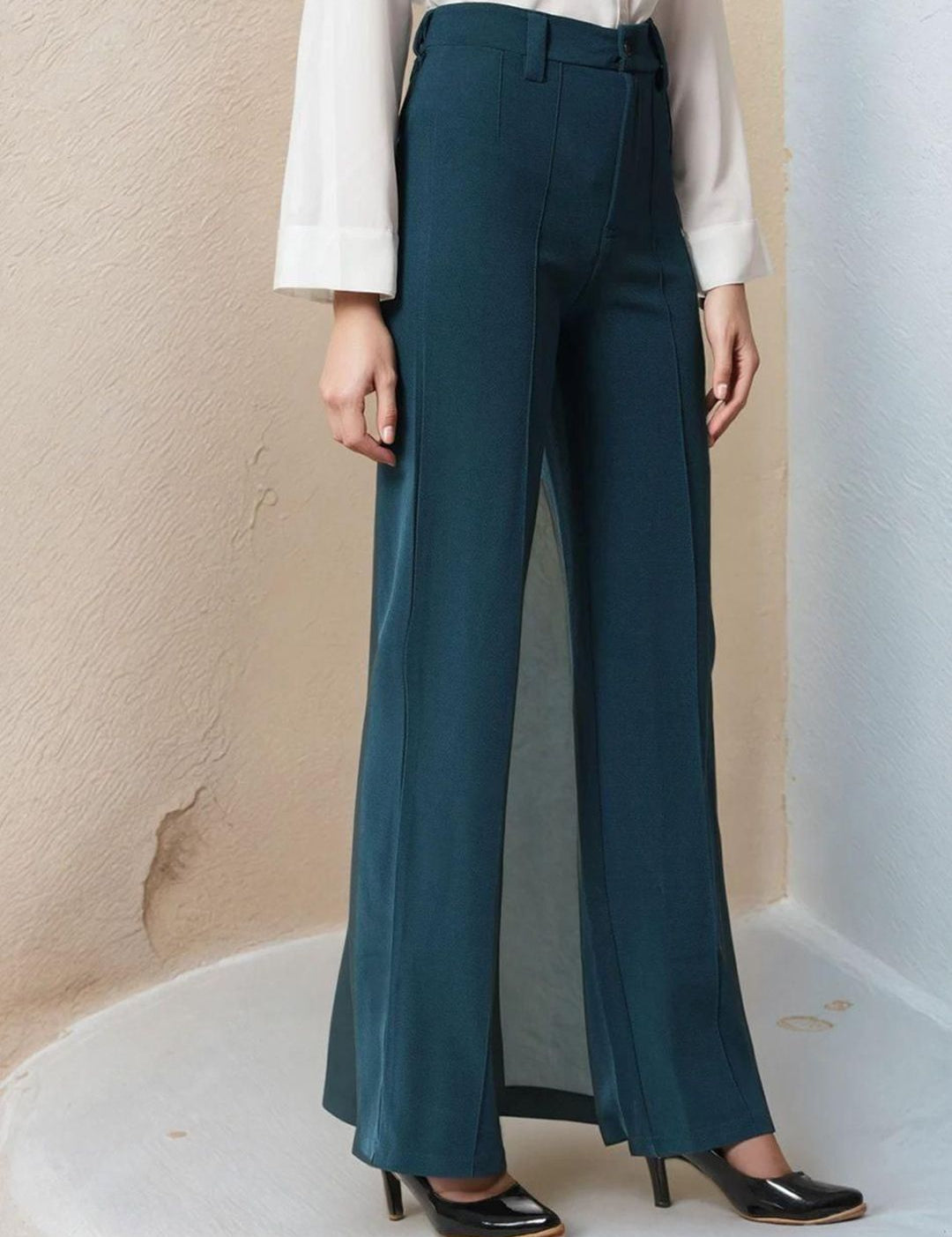 Kotty Women Straight Fit High-Rise Trousers