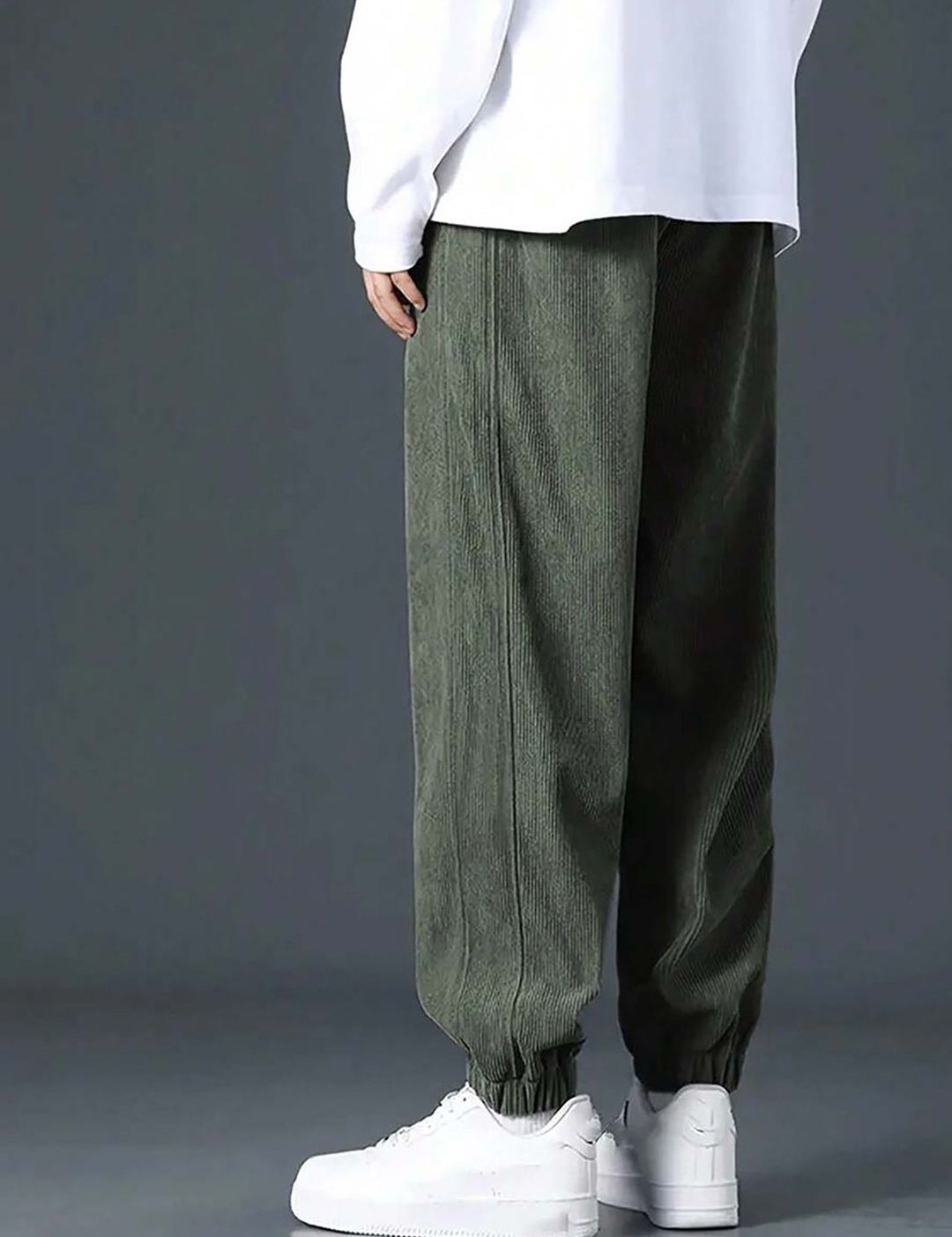 Kotty Men Relaxed High-Rise Corduroy Joggers Trousers