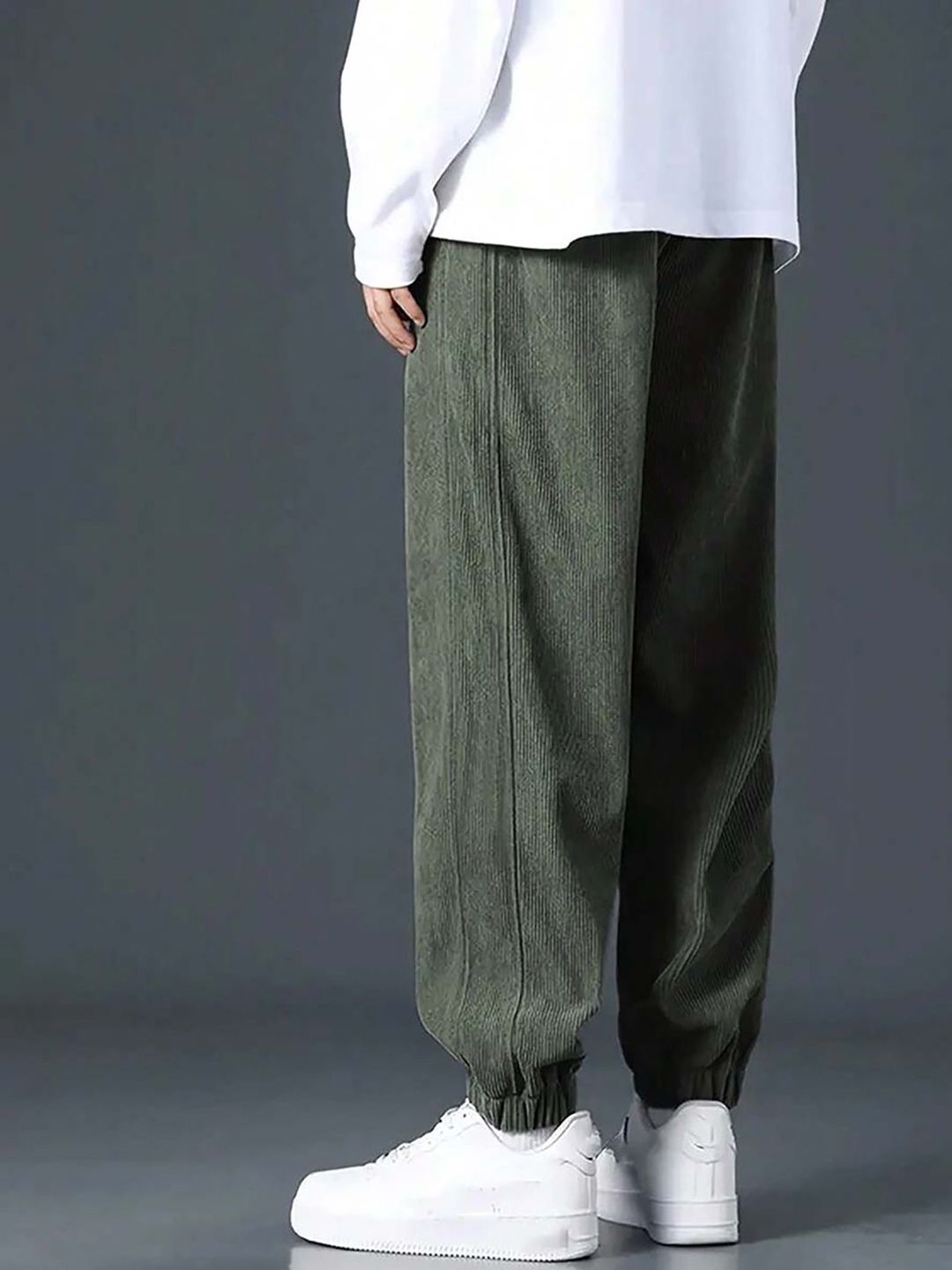 Kotty Men Relaxed High-Rise Corduroy Joggers Trousers