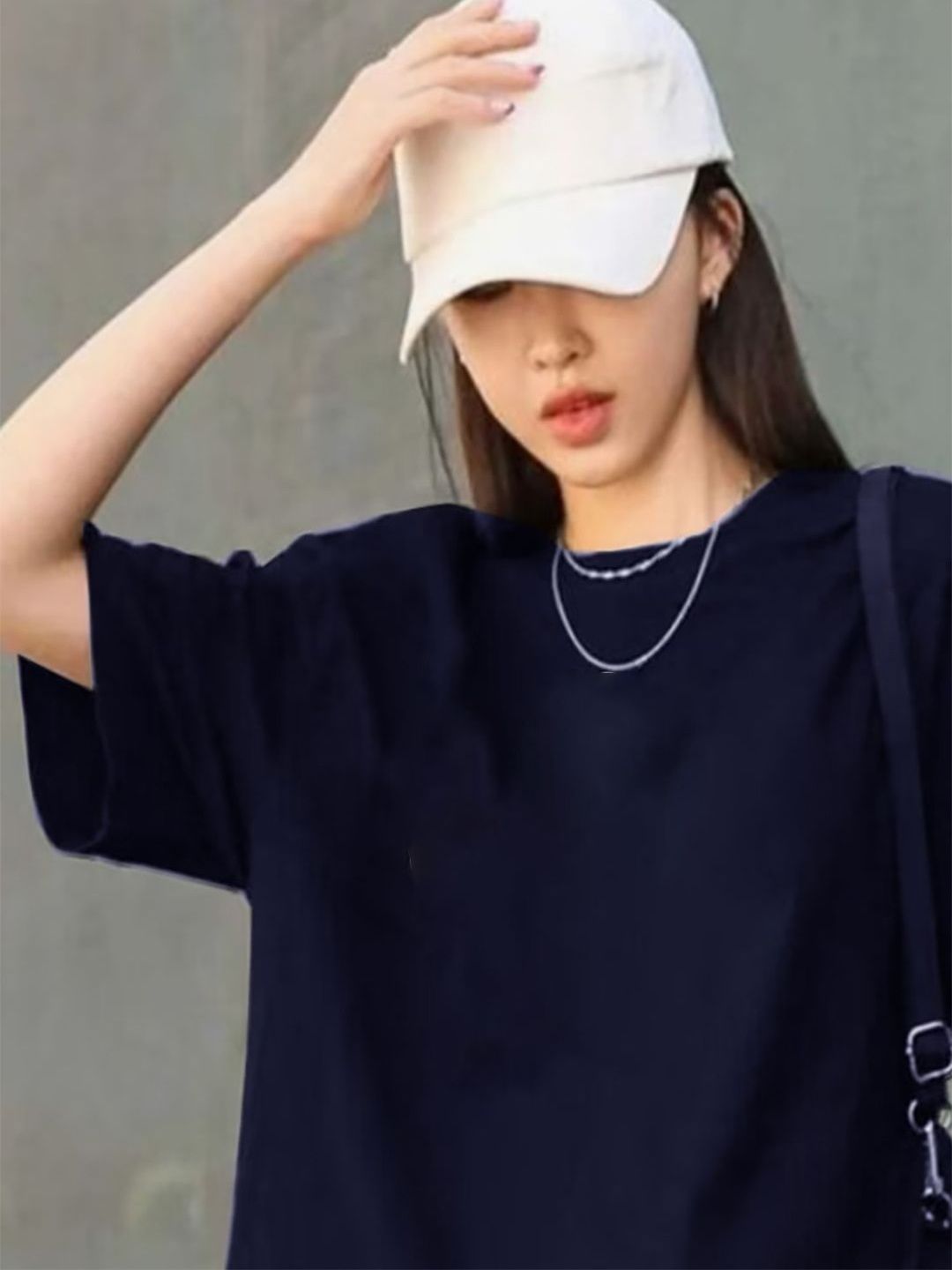 Kotty Round Neck Drop-Shoulder Sleeves Oversized T-shirt
