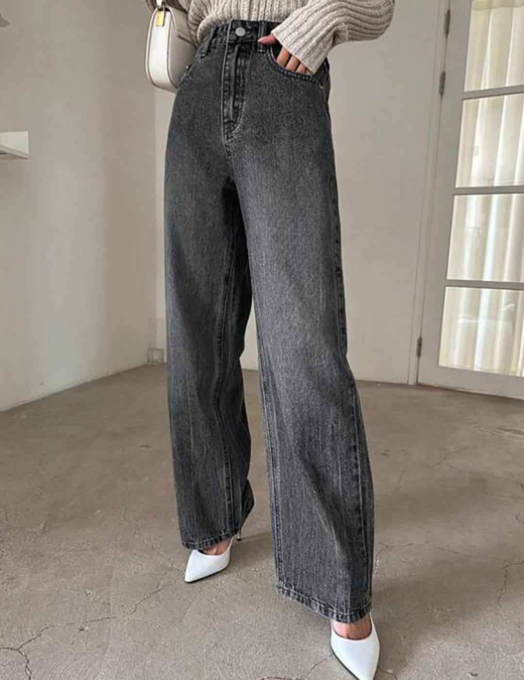 Kotty Women Straight Fit High-Rise Stretchable Jeans