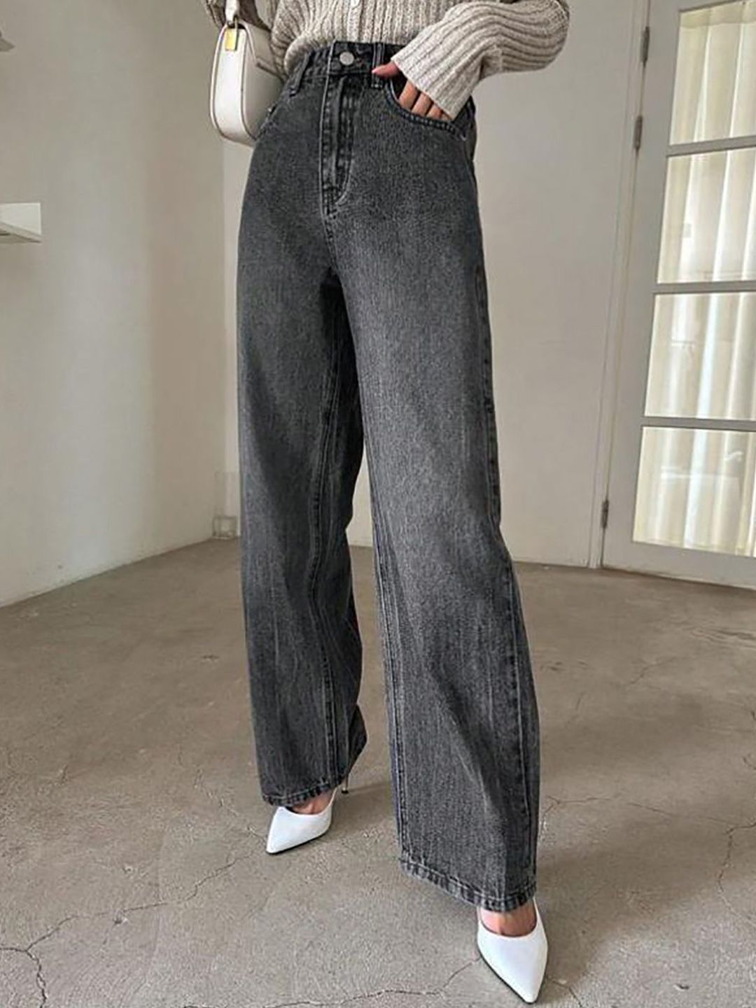 Kotty Women Straight Fit High-Rise Stretchable Jeans