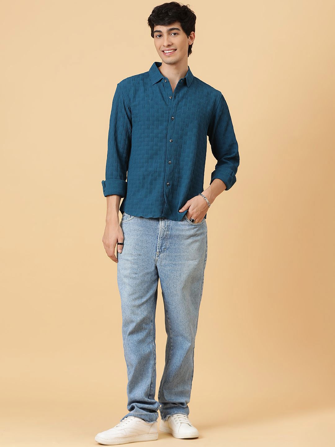 Kotty Men Relaxed Spread Collar Solid Casual Shirt