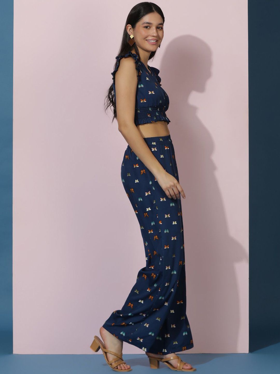 Kotty Printed V-Neck Top With Trousers