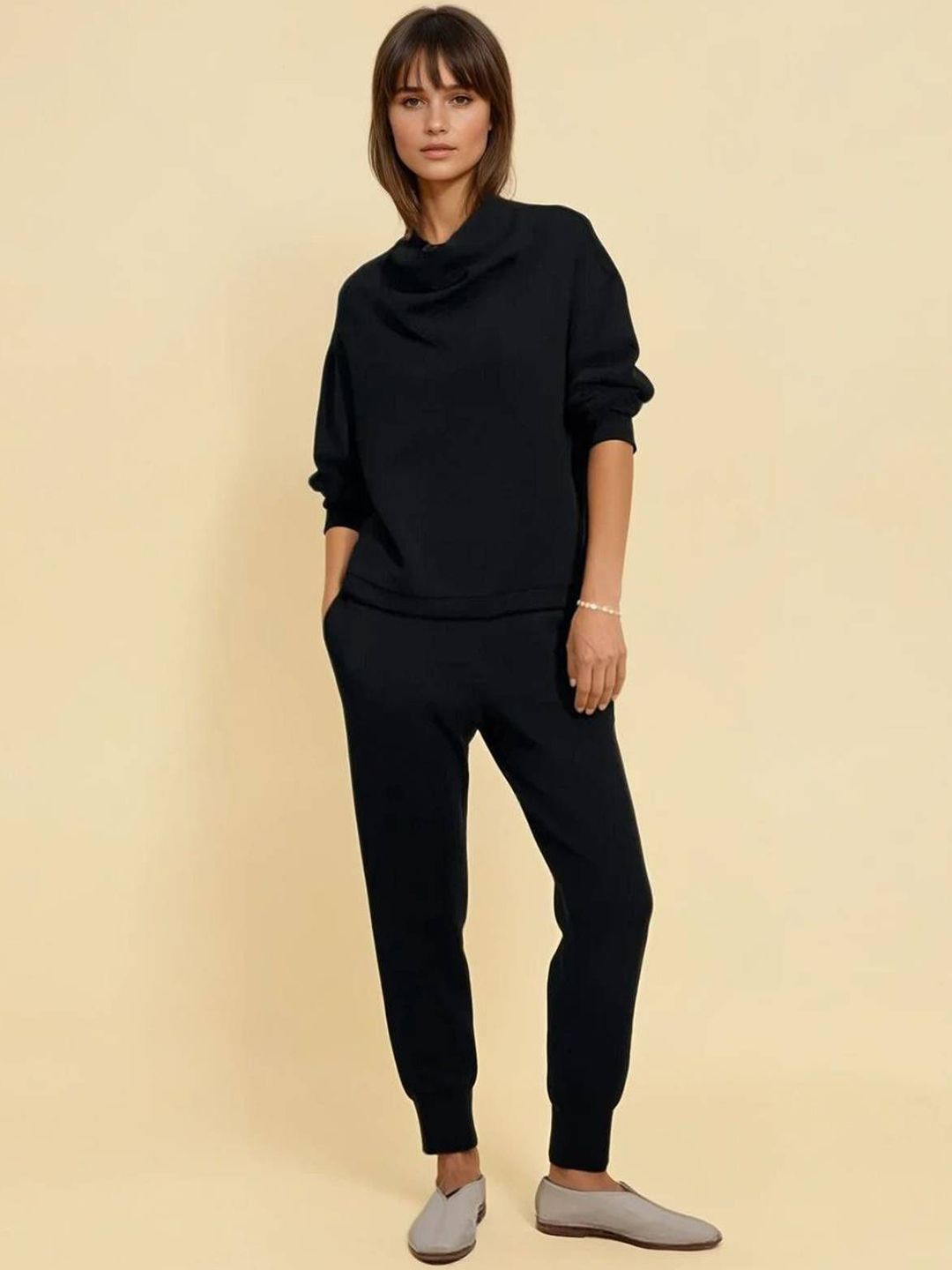 Kotty Round Neck Sweatshirt With Joggers 