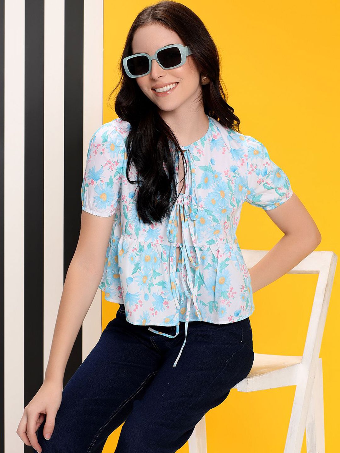 Kotty Women Floral Print Tie-Up Neck Crop Top