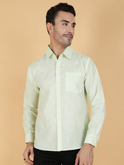 Kotty Men Relaxed Spread Collar Graphic Printed Casual Shirt