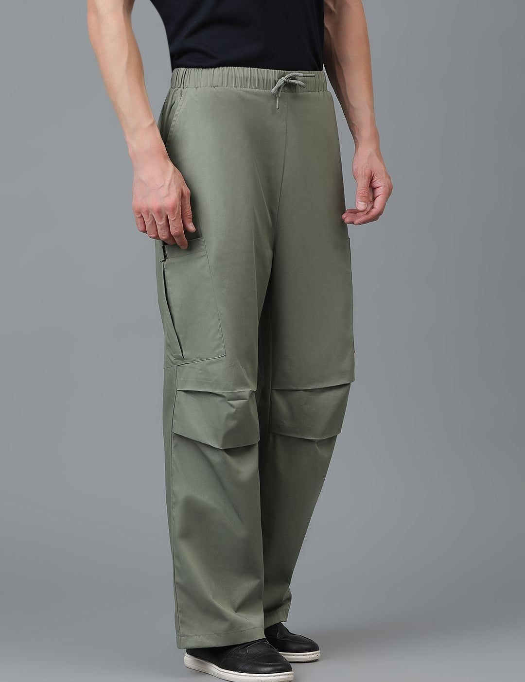 Kotty Men Relaxed Low-Rise Easy Wash Trousers