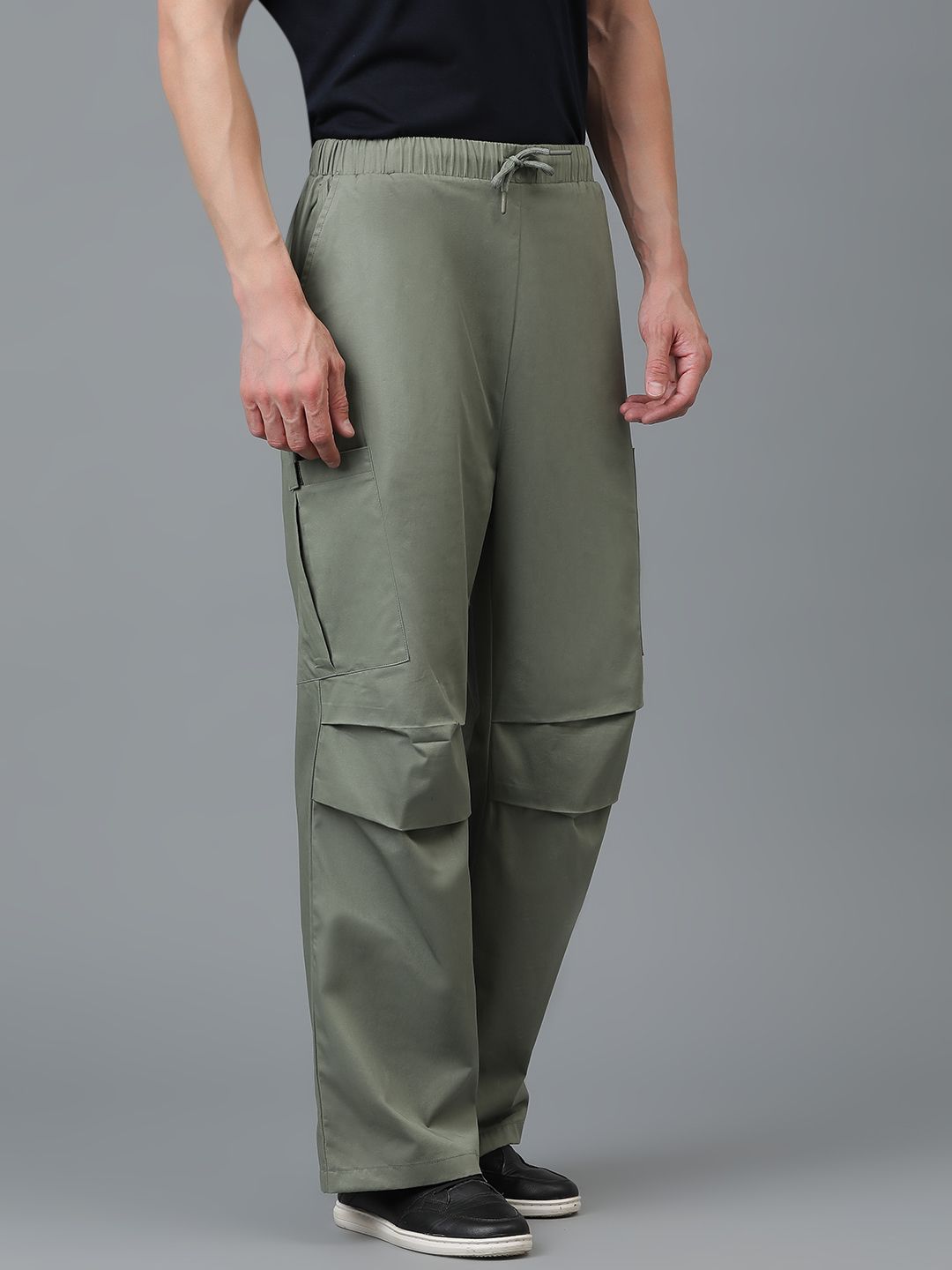 Kotty Men Relaxed Low-Rise Easy Wash Trousers