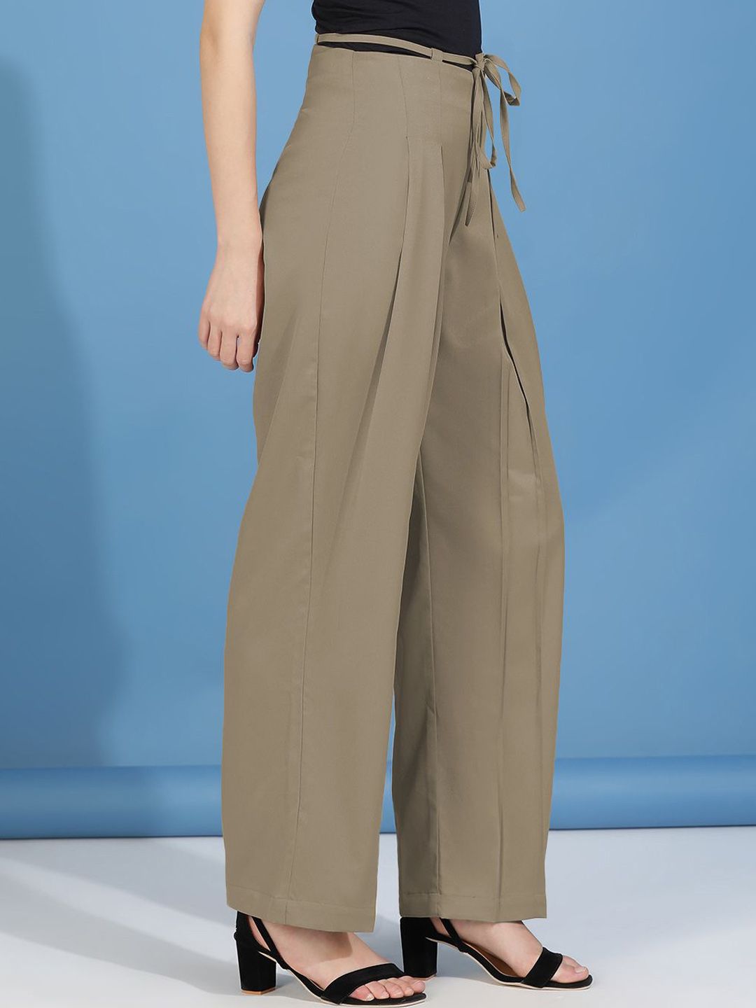 Kotty Women Classic High-Rise Pleated Trousers